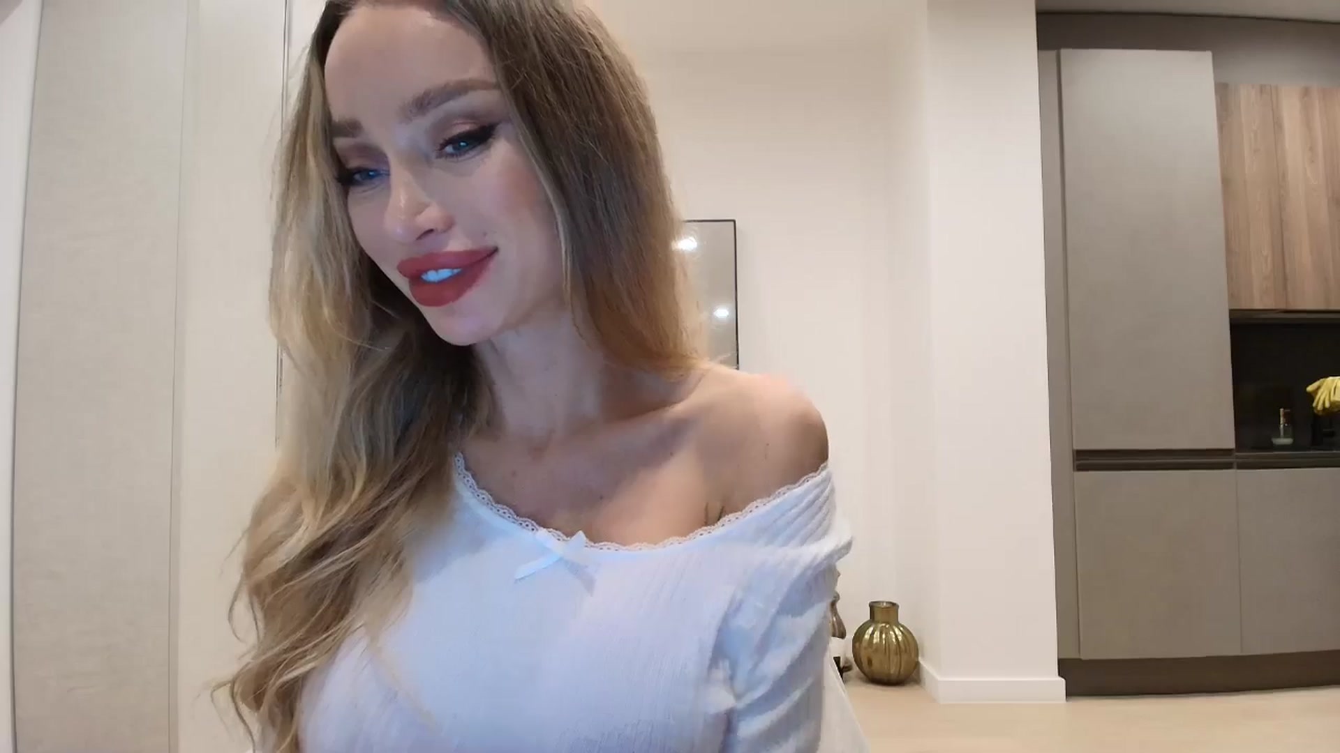 Gallery image thumbnail from Anayys's myfreecams stream on, 01/08/2026, 20:31 image 7 of 20