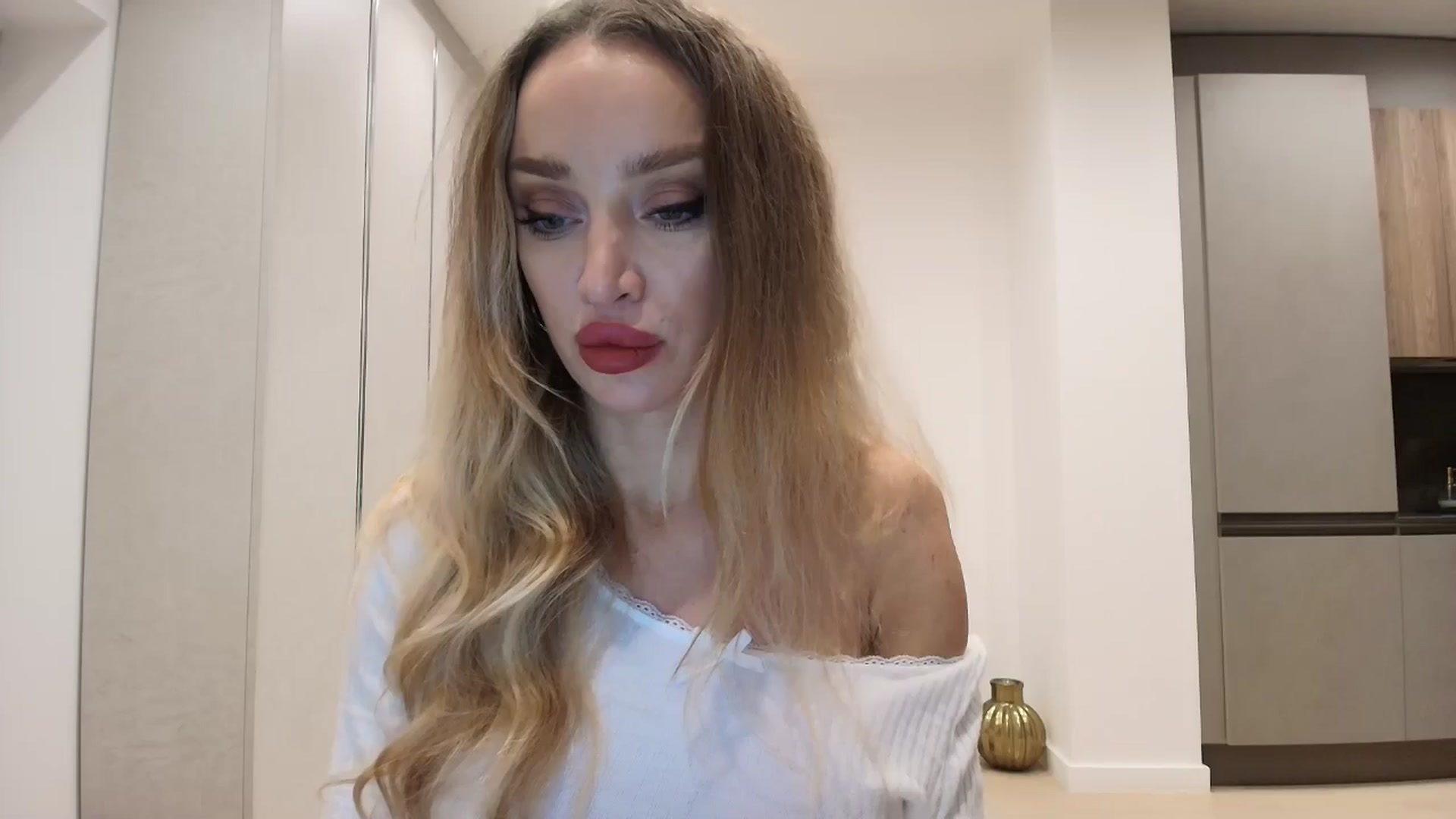 Gallery image thumbnail from Anayys's myfreecams stream on, 01/08/2026, 20:31 image 5 of 20