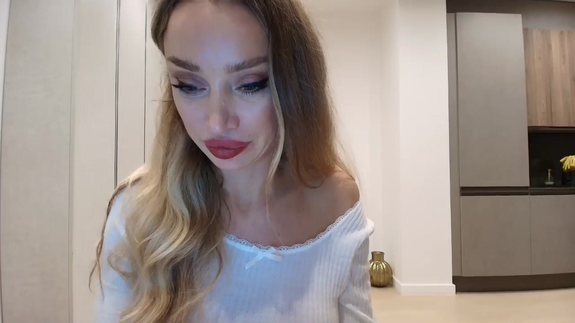 Gallery image thumbnail from Anayys's myfreecams stream on, 01/08/2026, 20:31 image 8 of 20
