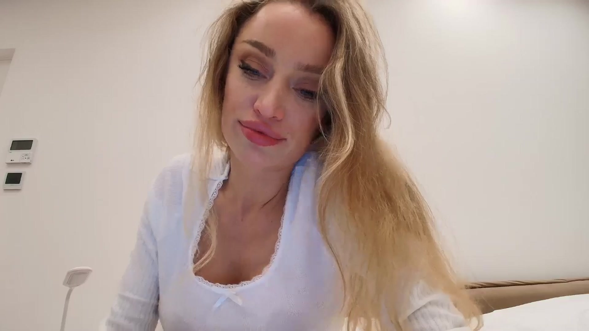 Gallery image thumbnail from Anayys's myfreecams stream on, 01/09/2026, 24:01 image 15 of 20