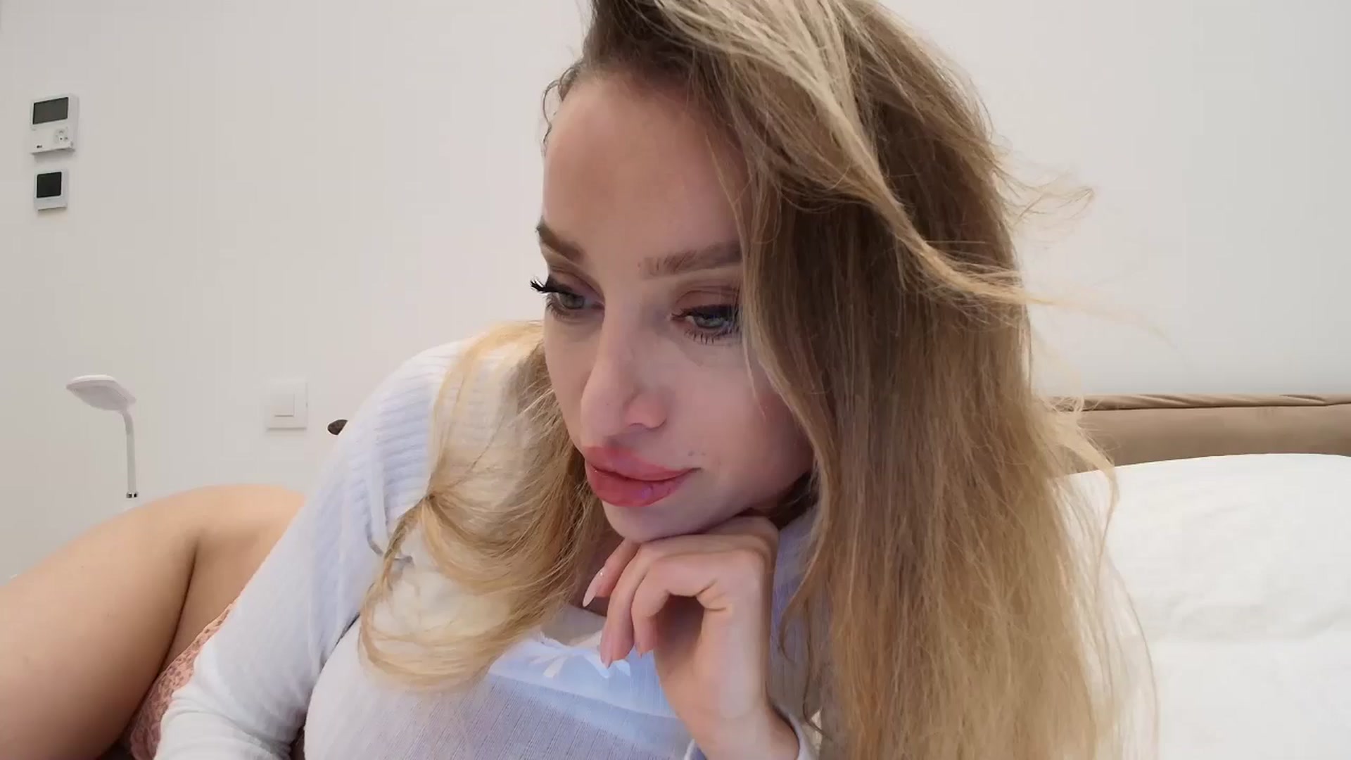 Gallery image thumbnail from Anayys's myfreecams stream on, 01/09/2026, 24:01 image 1 of 20