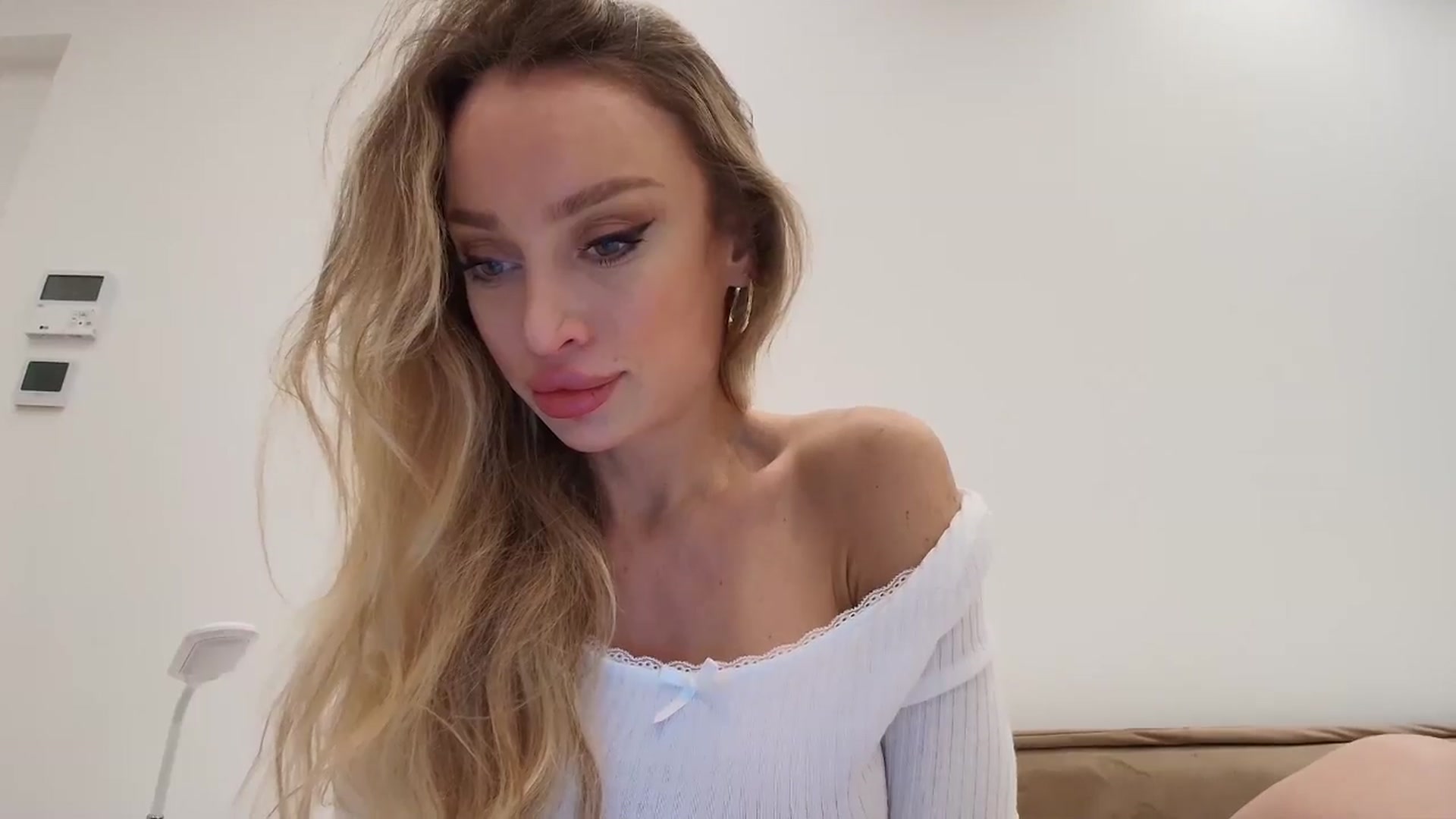Gallery image thumbnail from Anayys's myfreecams stream on, 01/09/2026, 24:35 image 2 of 20