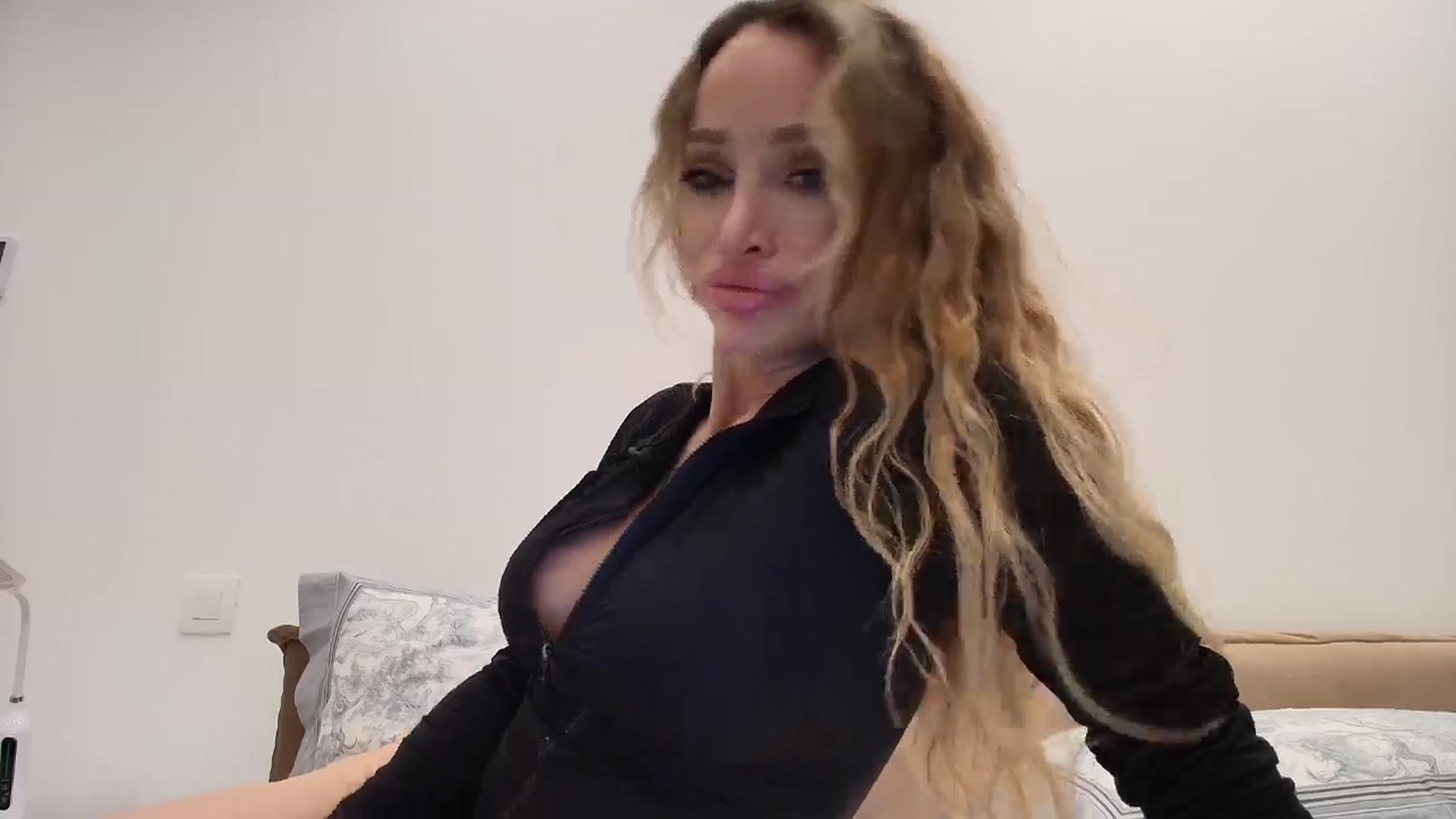 Gallery image thumbnail from Anayys's myfreecams stream on, 01/12/2026, 19:46 image 2 of 20