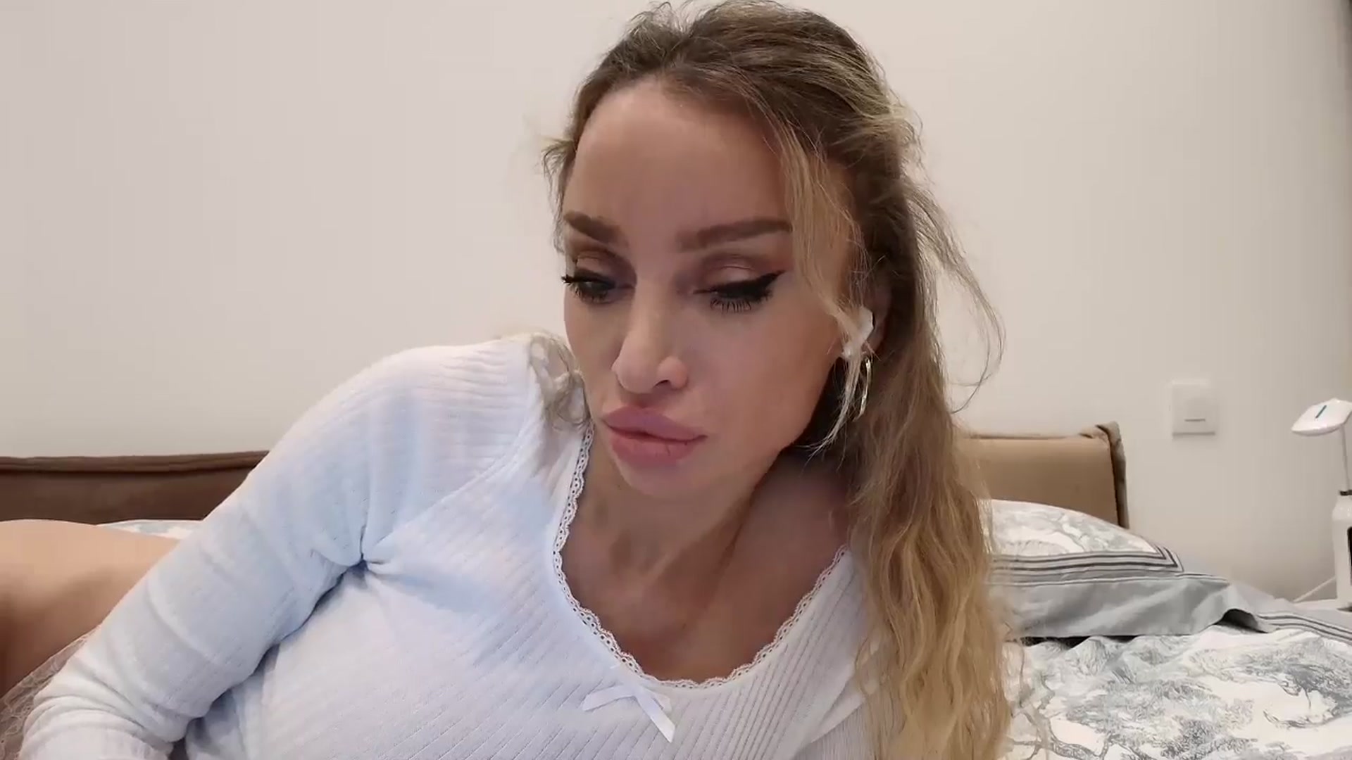 Gallery image thumbnail from Anayys's myfreecams stream on, 01/14/2026, 16:05 image 7 of 20