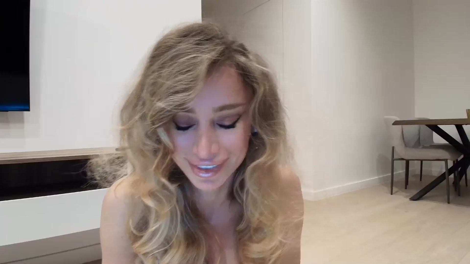 Gallery image thumbnail from Anayys's myfreecams stream on, 01/16/2026, 01:42 image 15 of 20