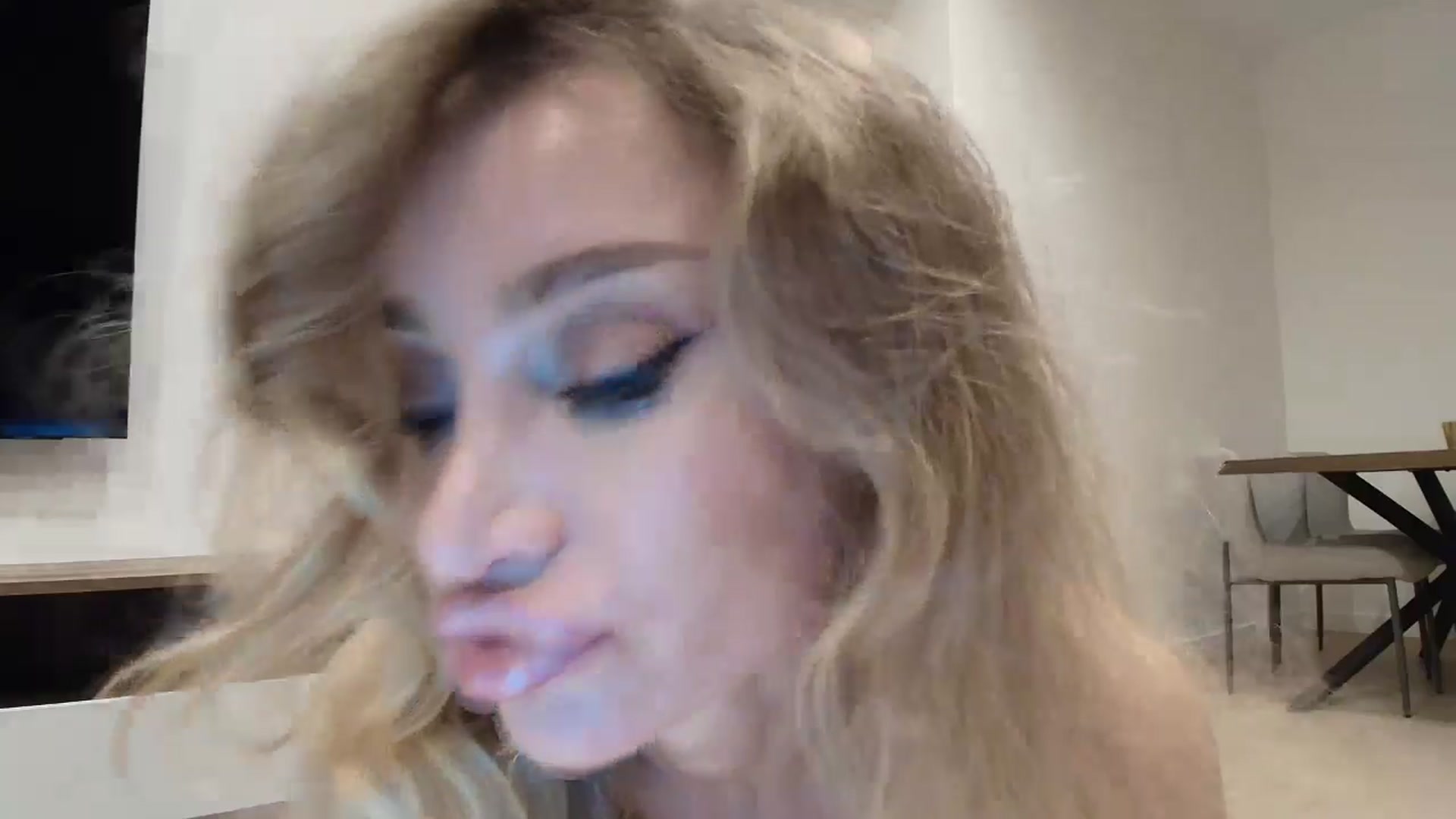 Gallery image thumbnail from Anayys's myfreecams stream on, 01/16/2026, 01:42 image 13 of 20