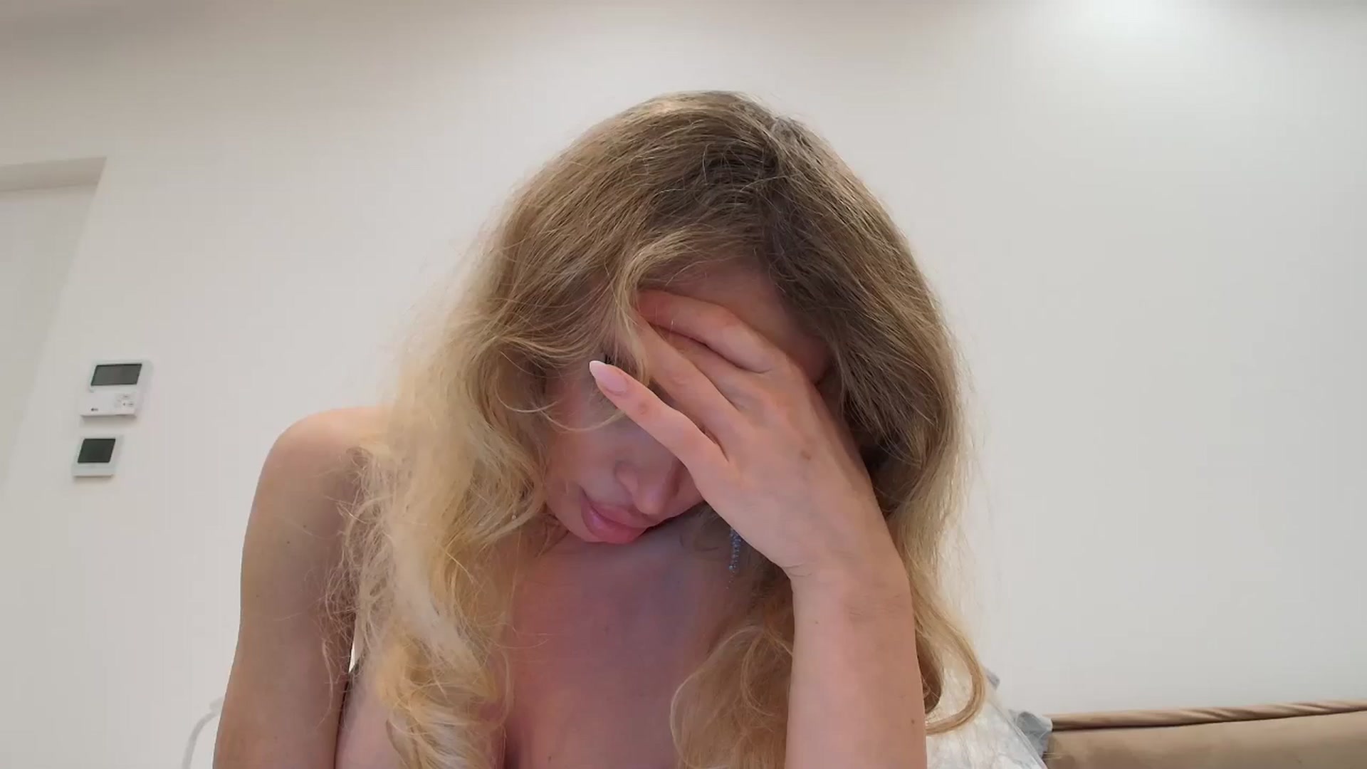 Gallery image thumbnail from Anayys's myfreecams stream on, 01/18/2026, 02:10 image 19 of 20