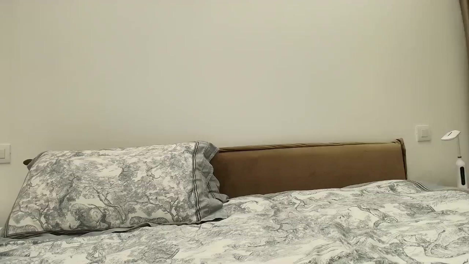 Gallery image thumbnail from Anayys's myfreecams stream on, 01/27/2026, 17:36 image 7 of 20
