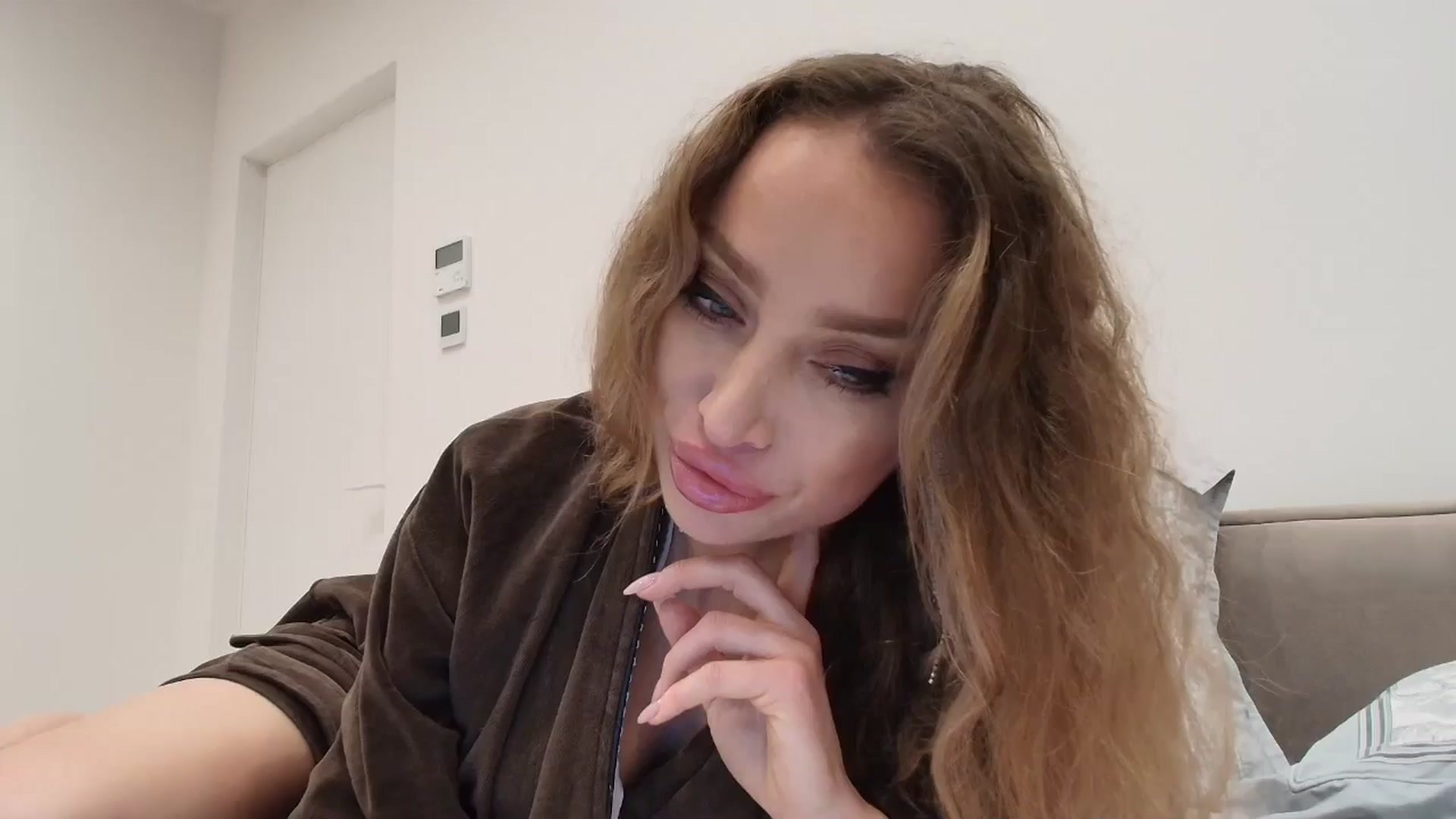 Gallery image thumbnail from Anayys's myfreecams stream on, 02/02/2026, 24:28 image 1 of 20