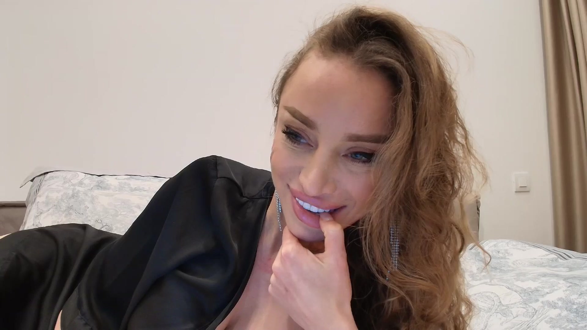Gallery image thumbnail from Anayys's myfreecams stream on, 02/04/2026, 21:18 image 11 of 20