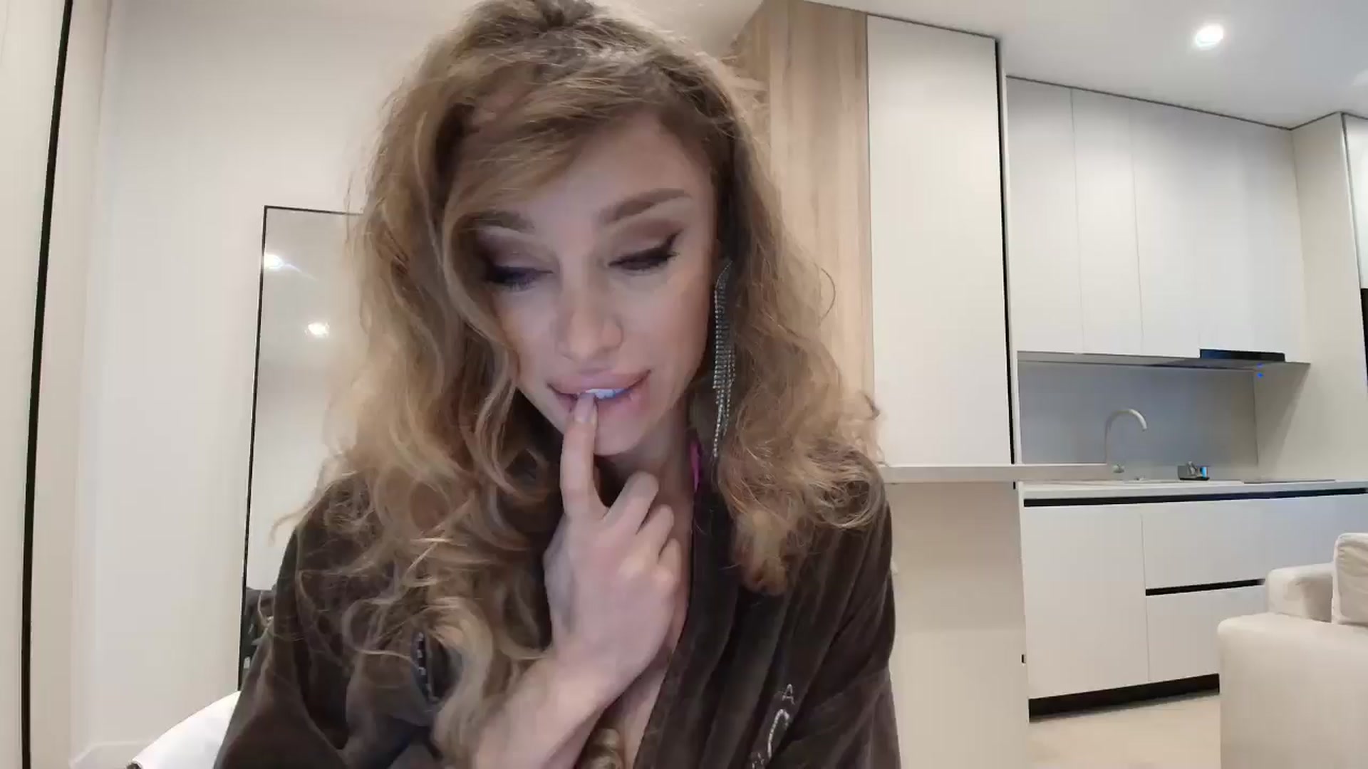 Gallery image thumbnail from Anayys's myfreecams stream on, 02/10/2026, 15:17 image 18 of 20