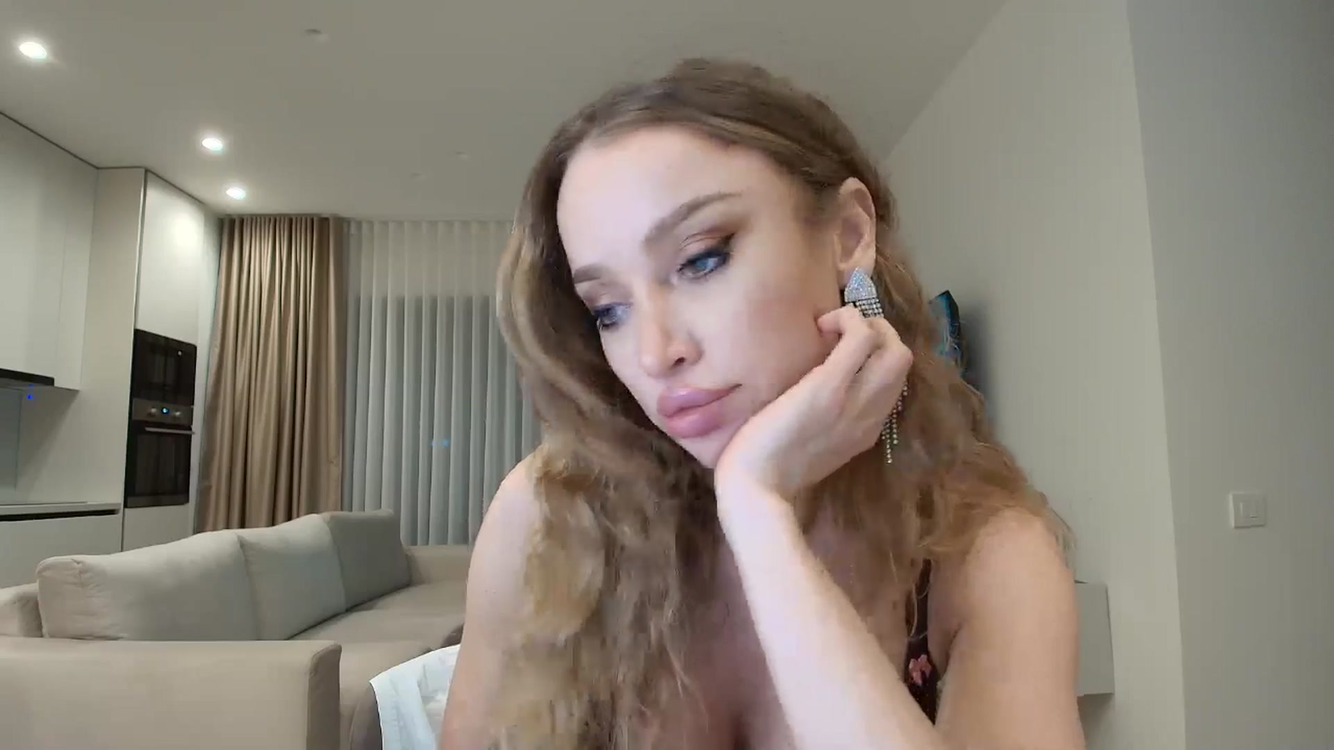 Gallery image thumbnail from Anayys's myfreecams stream on, 02/21/2026, 17:14 image 15 of 20