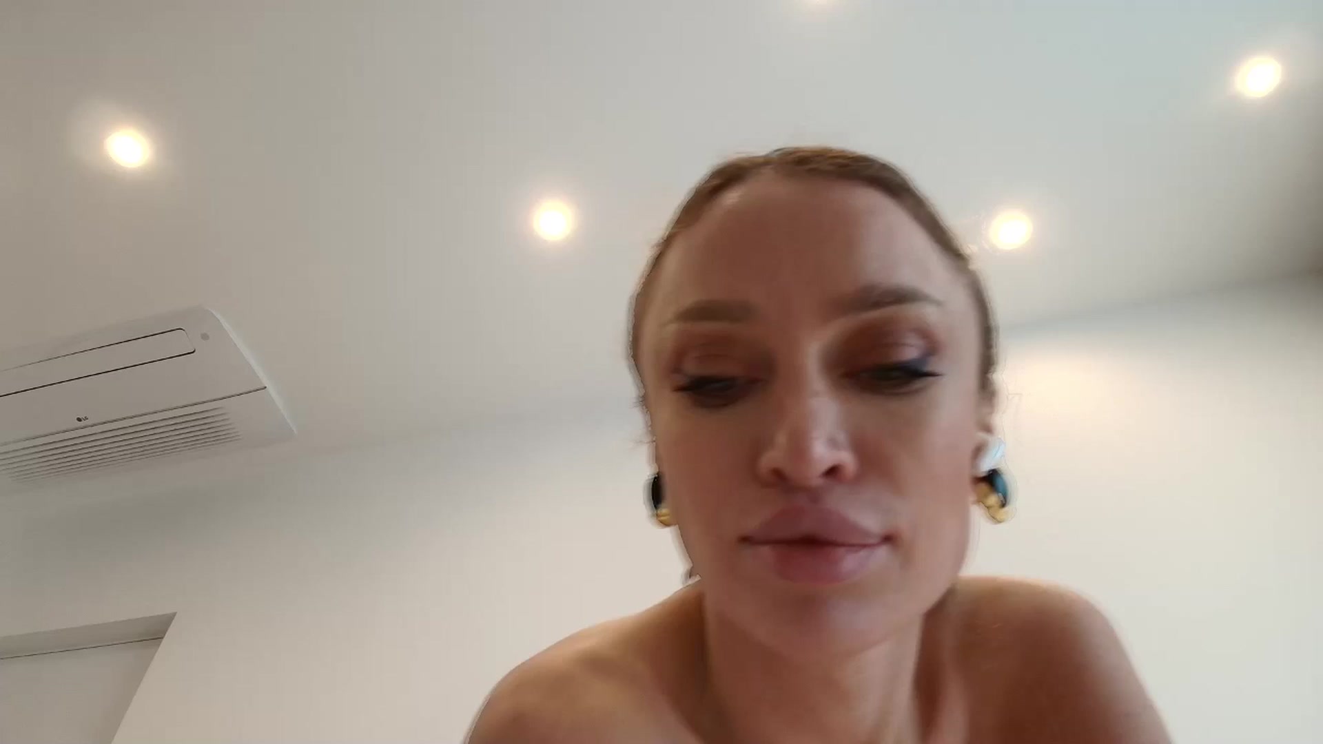 Gallery image thumbnail from Anayys's myfreecams stream on, 02/24/2026, 12:26 image 11 of 20