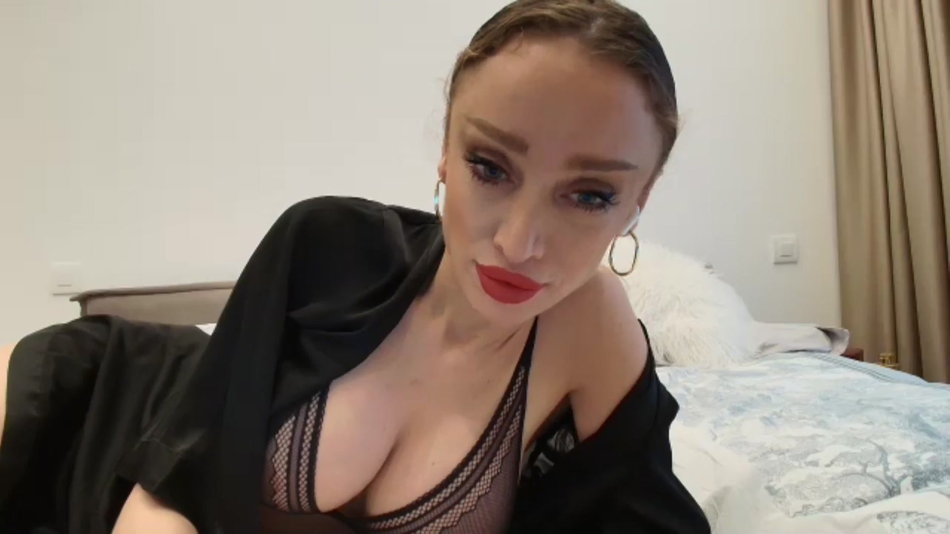 Gallery image thumbnail from Anayys's myfreecams stream on, 03/02/2026, 16:12 image 3 of 20