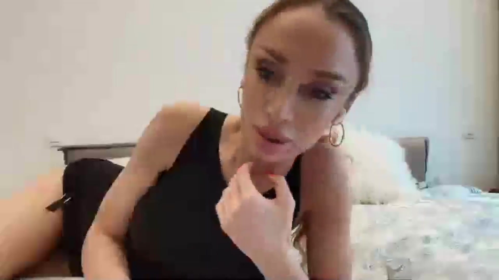 Gallery image thumbnail from Anayys's myfreecams stream on, 03/04/2026, 15:11 image 8 of 20