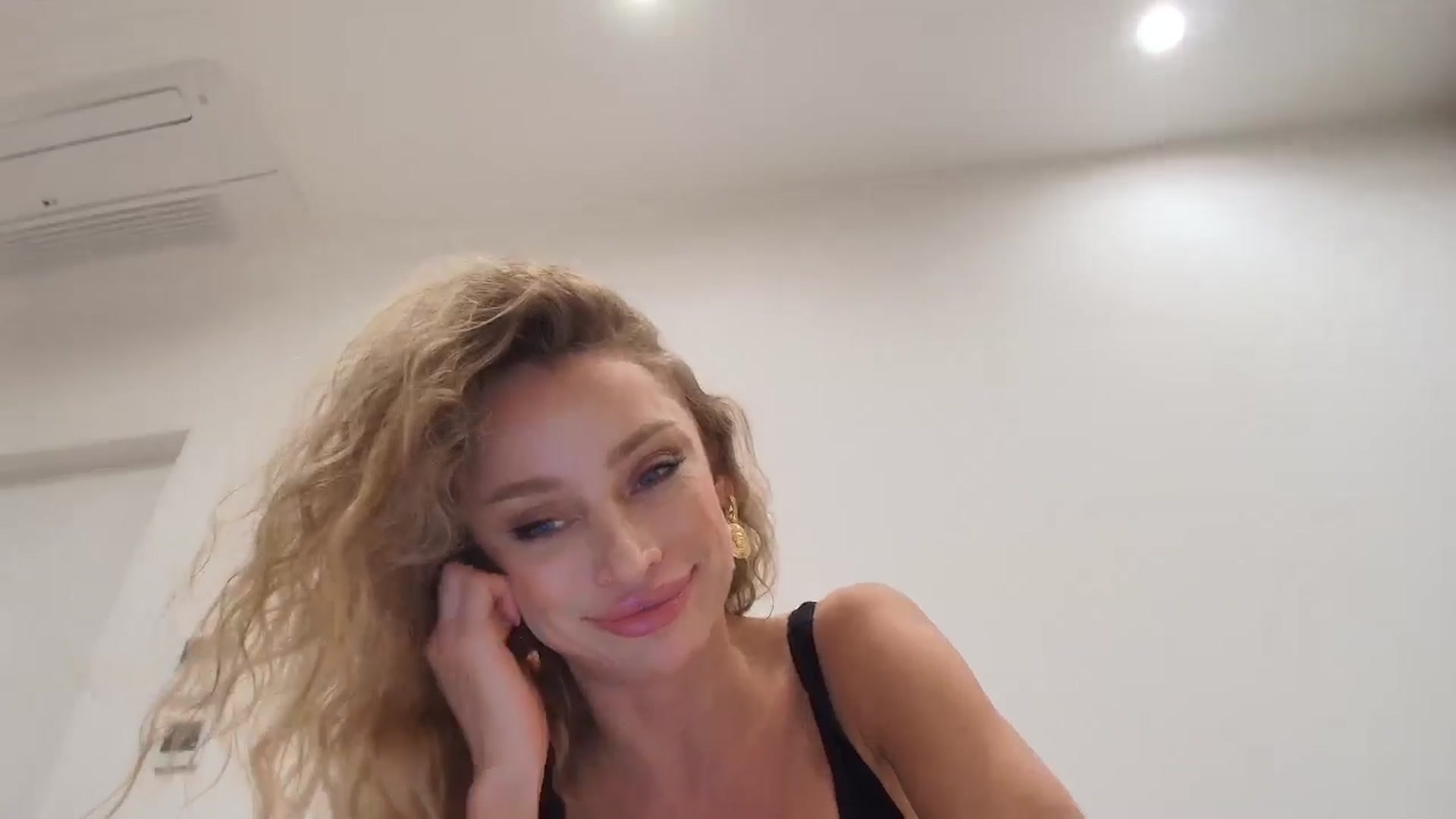 Gallery image thumbnail from Anayys's myfreecams stream on, 04/09/2026, 18:19 image 19 of 20