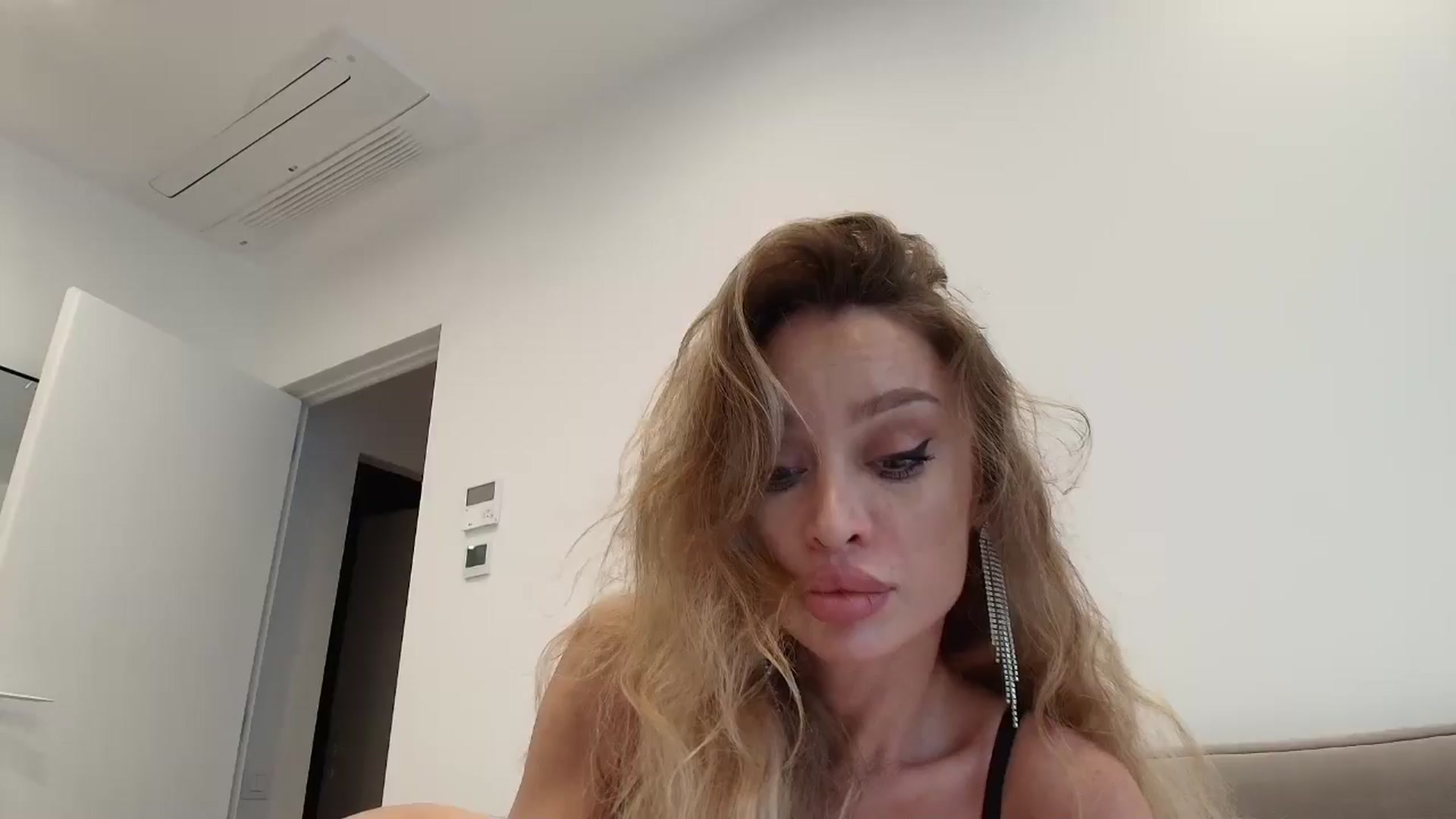 Gallery image thumbnail from Anayys's myfreecams stream on, 04/13/2026, 16:50 image 1 of 20