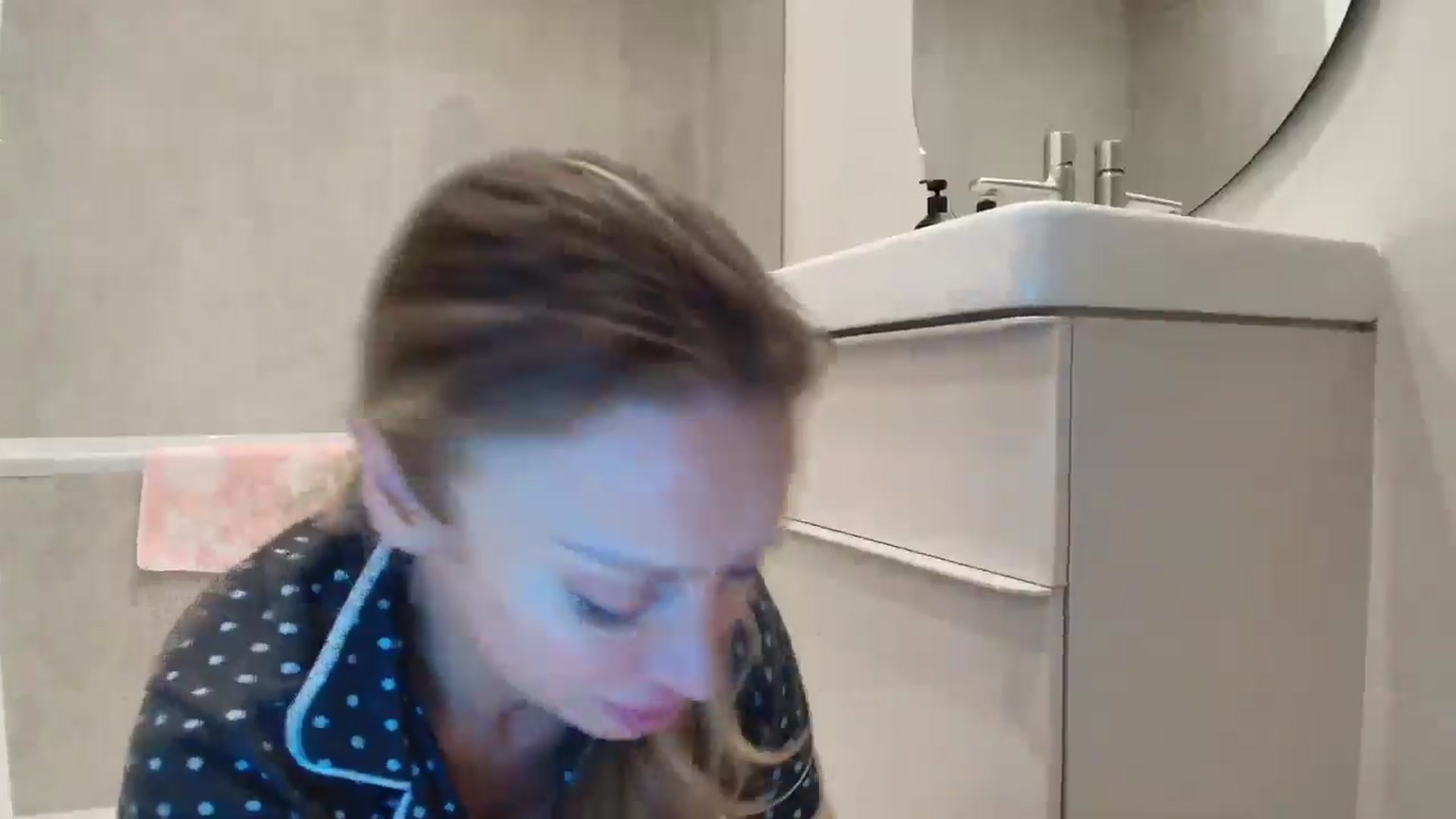 Gallery image thumbnail from Anayys's myfreecams stream on, 05/03/2026, 01:34 image 18 of 20