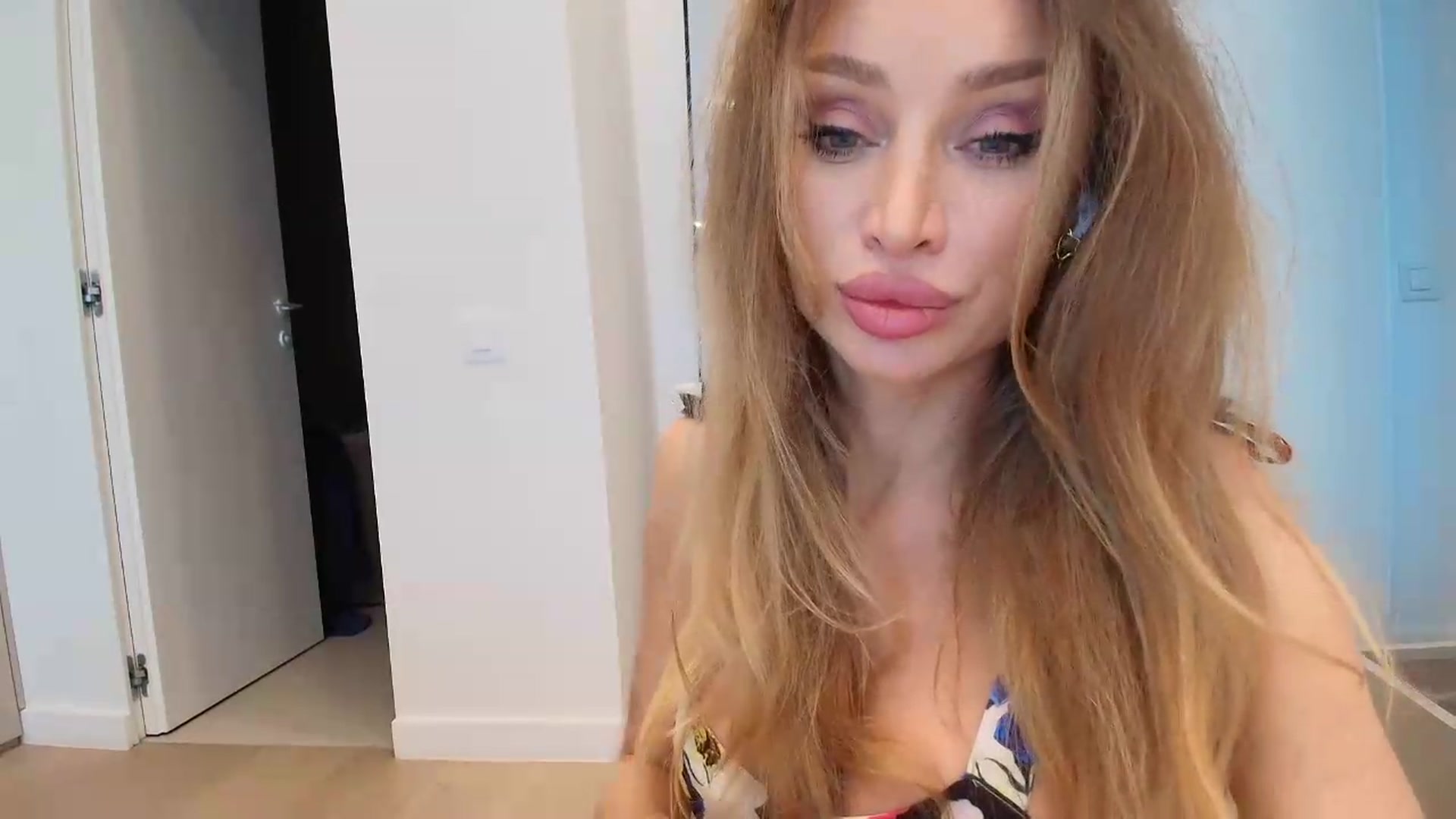 Gallery image thumbnail from Anayys's myfreecams stream on, 05/15/2026, 15:50 image 9 of 20