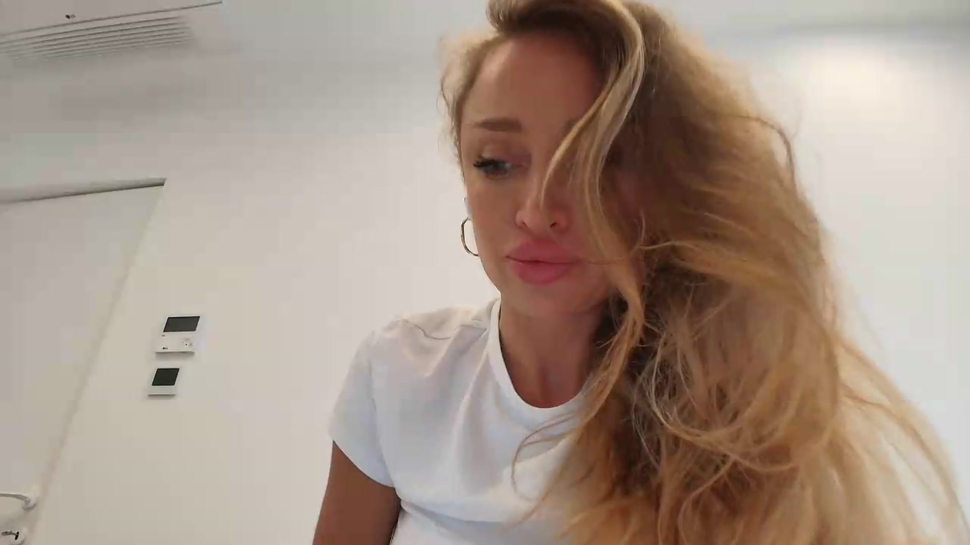 Gallery image thumbnail from Anayys's myfreecams stream on, 05/21/2026, 17:29 image 9 of 20