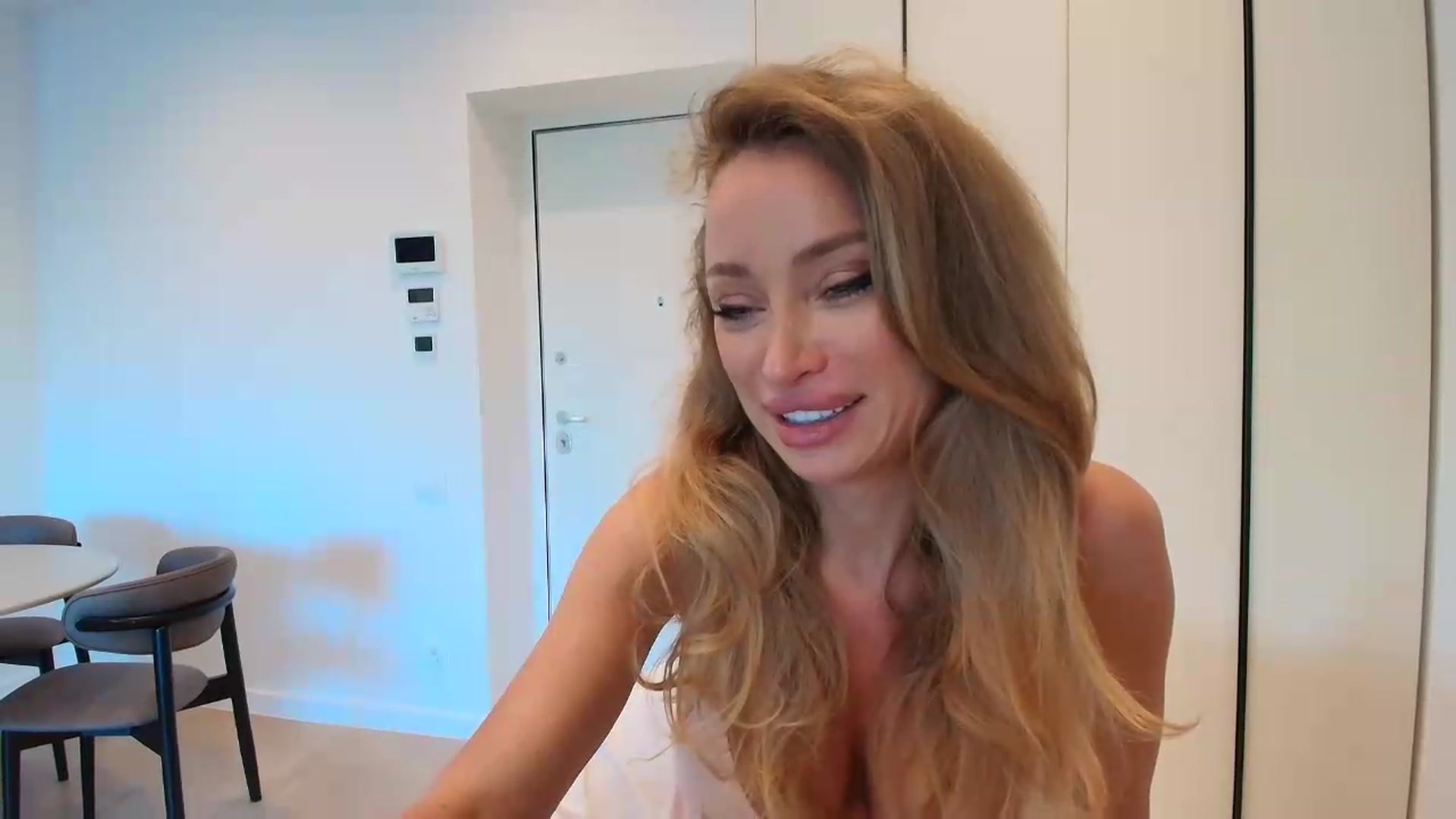 Gallery image thumbnail from Anayys's myfreecams stream on, 05/23/2026, 15:49 image 4 of 20