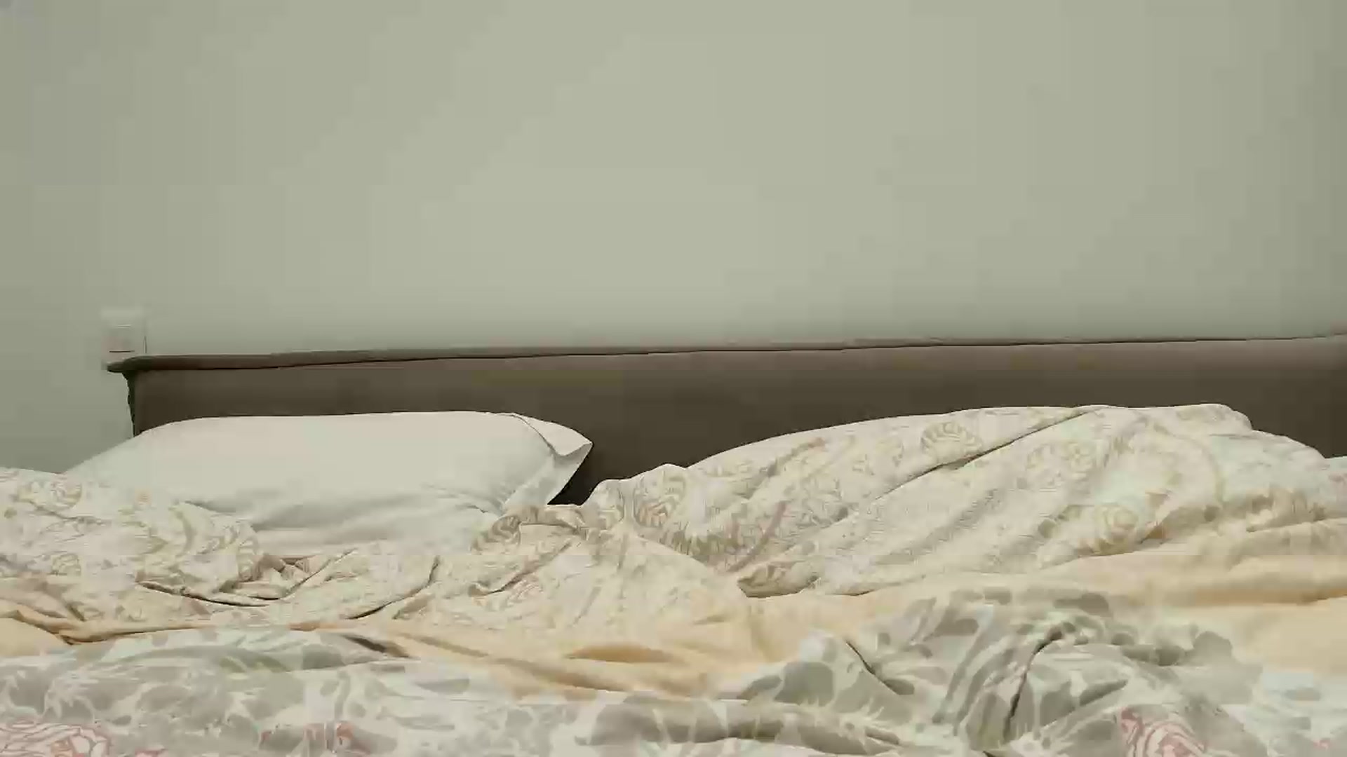 Gallery image thumbnail from Anayys's myfreecams stream on, 05/24/2026, 19:23 image 11 of 20