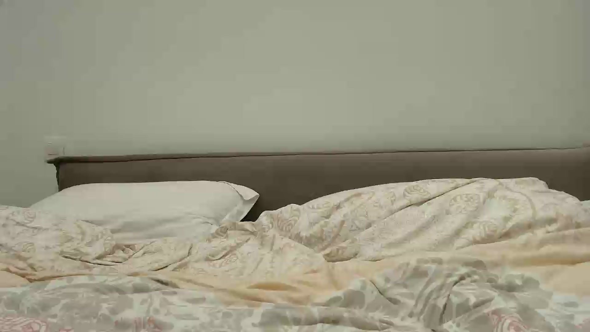 Gallery image thumbnail from Anayys's myfreecams stream on, 05/24/2026, 19:23 image 16 of 20