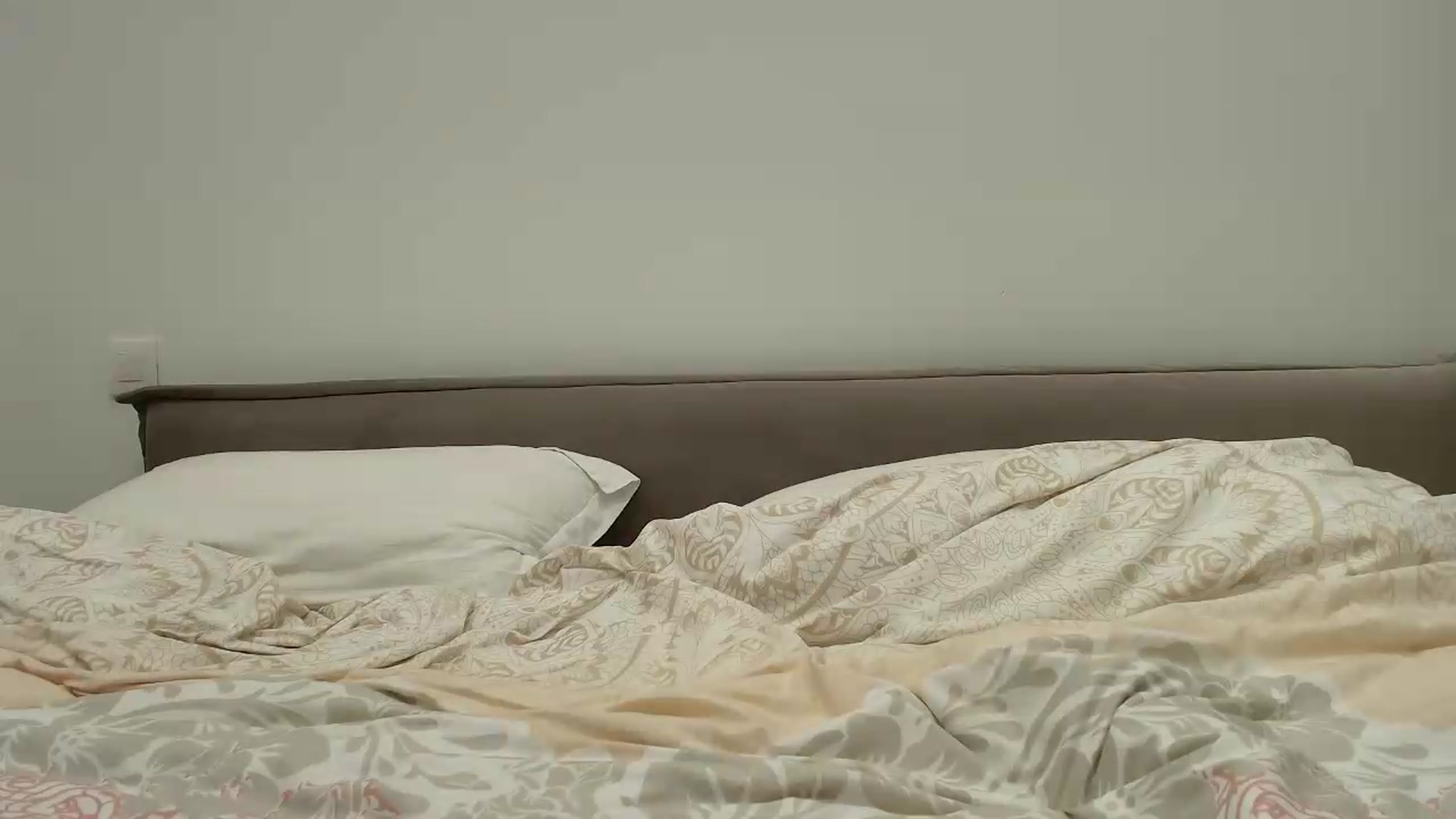 Gallery image thumbnail from Anayys's myfreecams stream on, 05/24/2026, 19:23 image 15 of 20