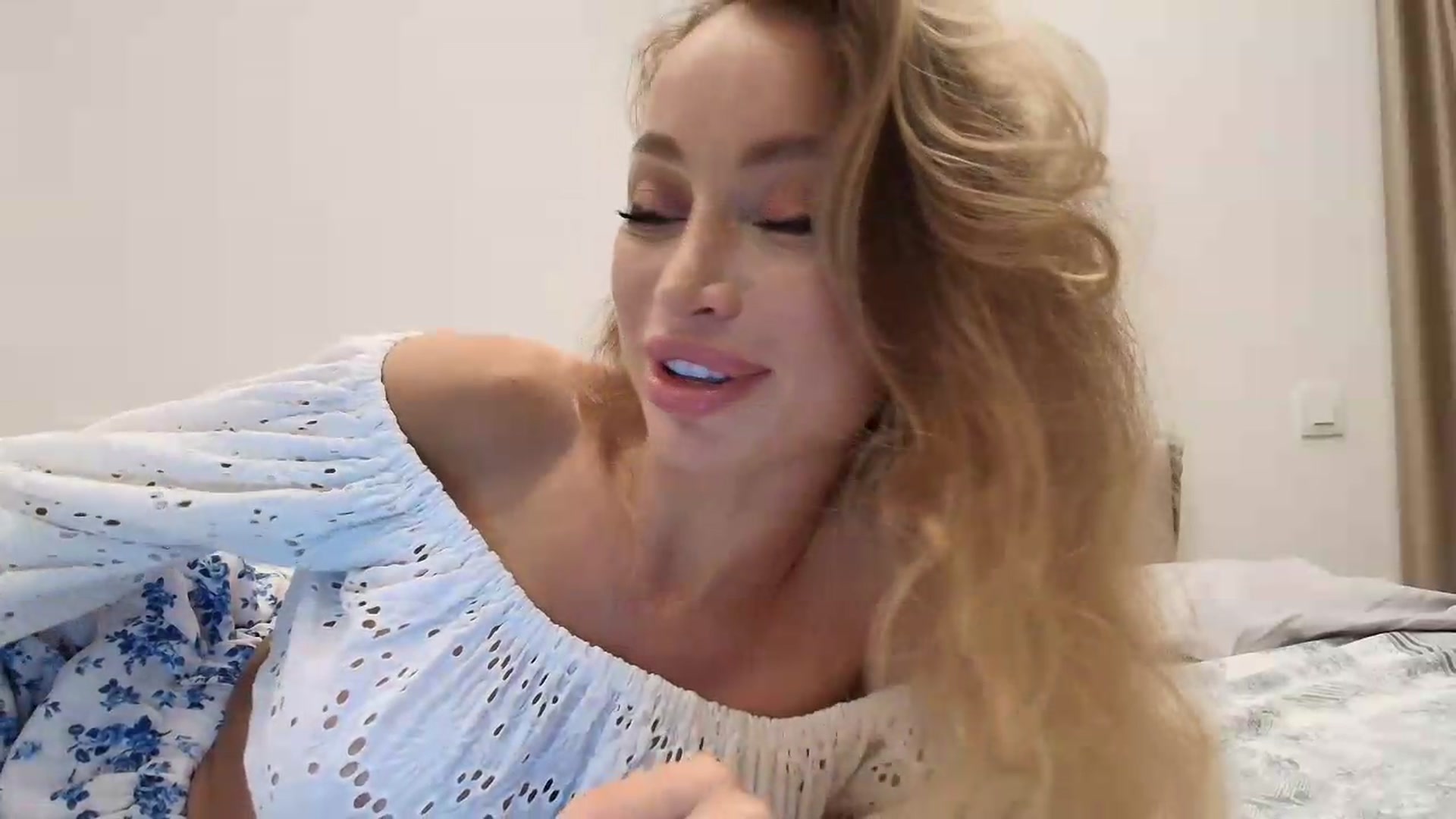 Gallery image thumbnail from Anayys's myfreecams stream on, 06/09/2026, 22:26 image 5 of 20