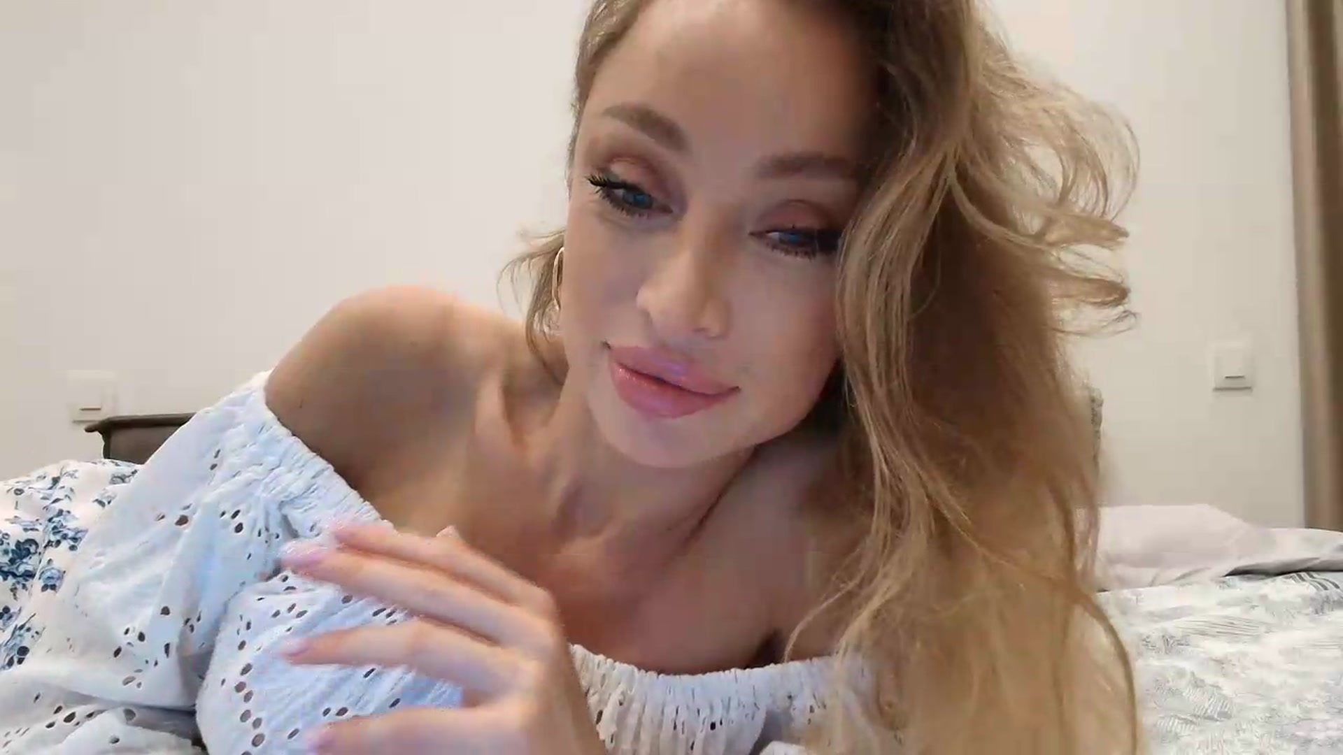 Gallery image thumbnail from Anayys's myfreecams stream on, 06/09/2026, 22:26 image 3 of 20