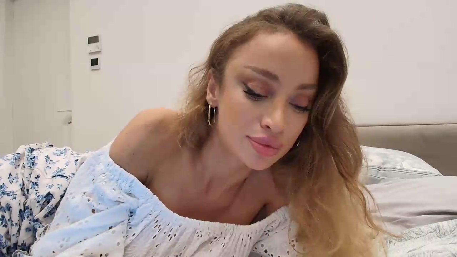 Gallery image thumbnail from Anayys's myfreecams stream on, 06/09/2026, 22:26 image 10 of 20