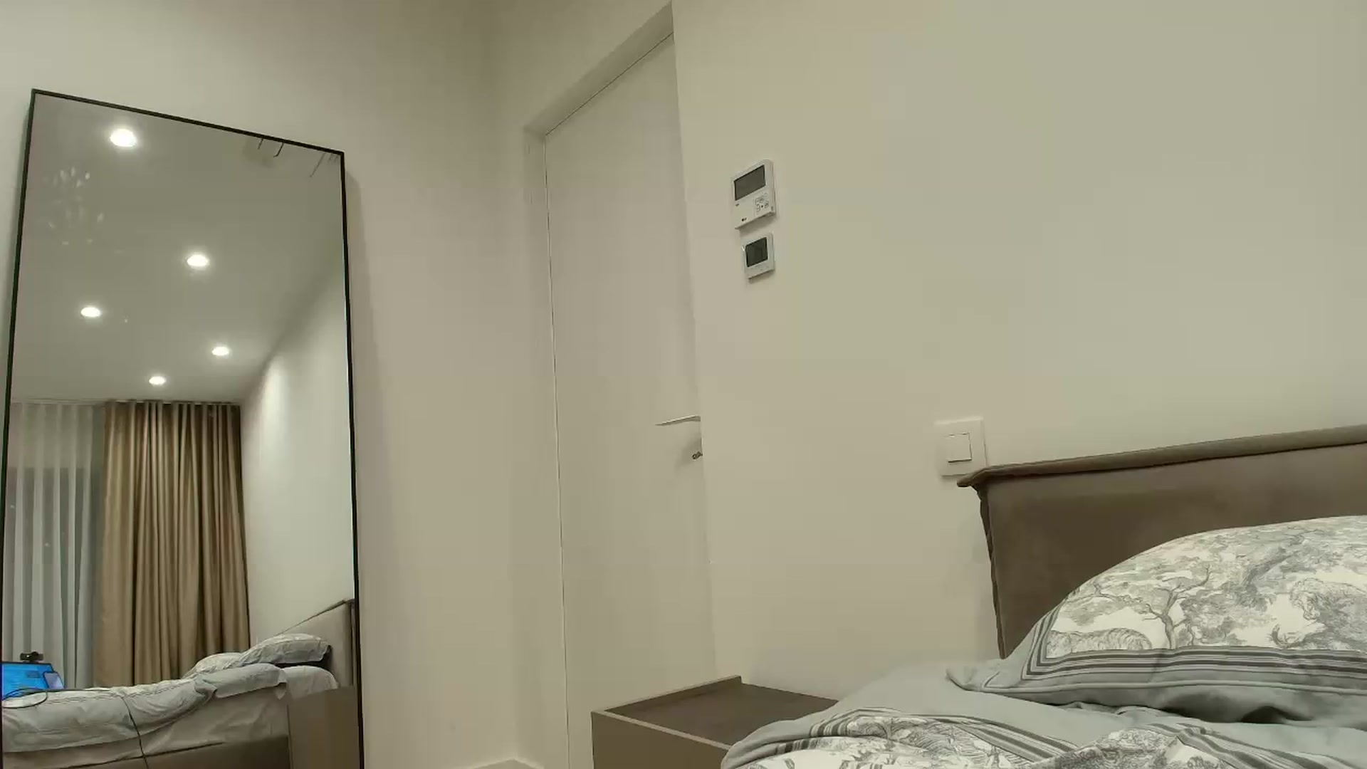 Gallery image thumbnail from Anayys's myfreecams stream on, 06/15/2026, 23:47 image 19 of 20