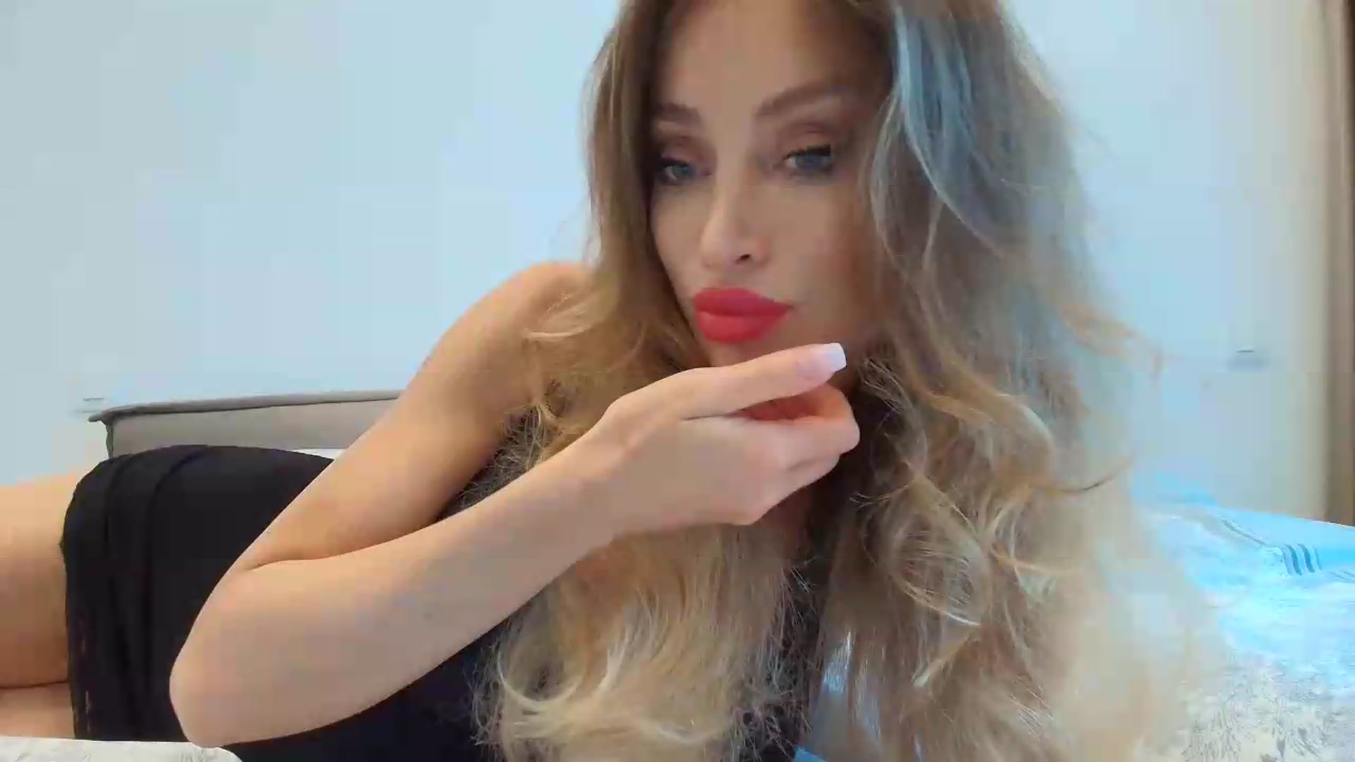 Gallery image thumbnail from Anayys's myfreecams stream on, 06/21/2026, 16:25 image 10 of 20