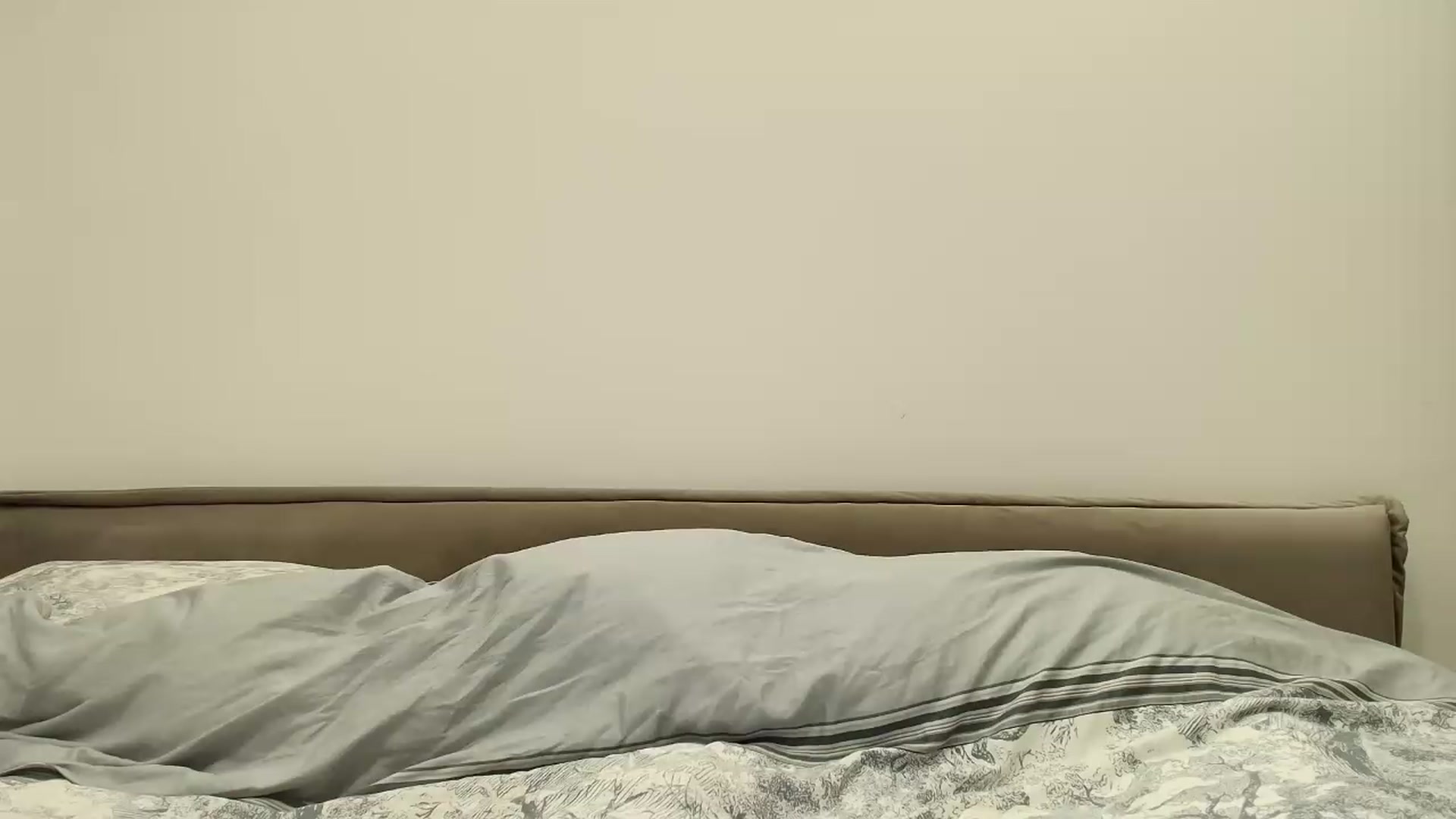 Gallery image thumbnail from Anayys's myfreecams stream on, 06/24/2026, 20:43 image 5 of 20