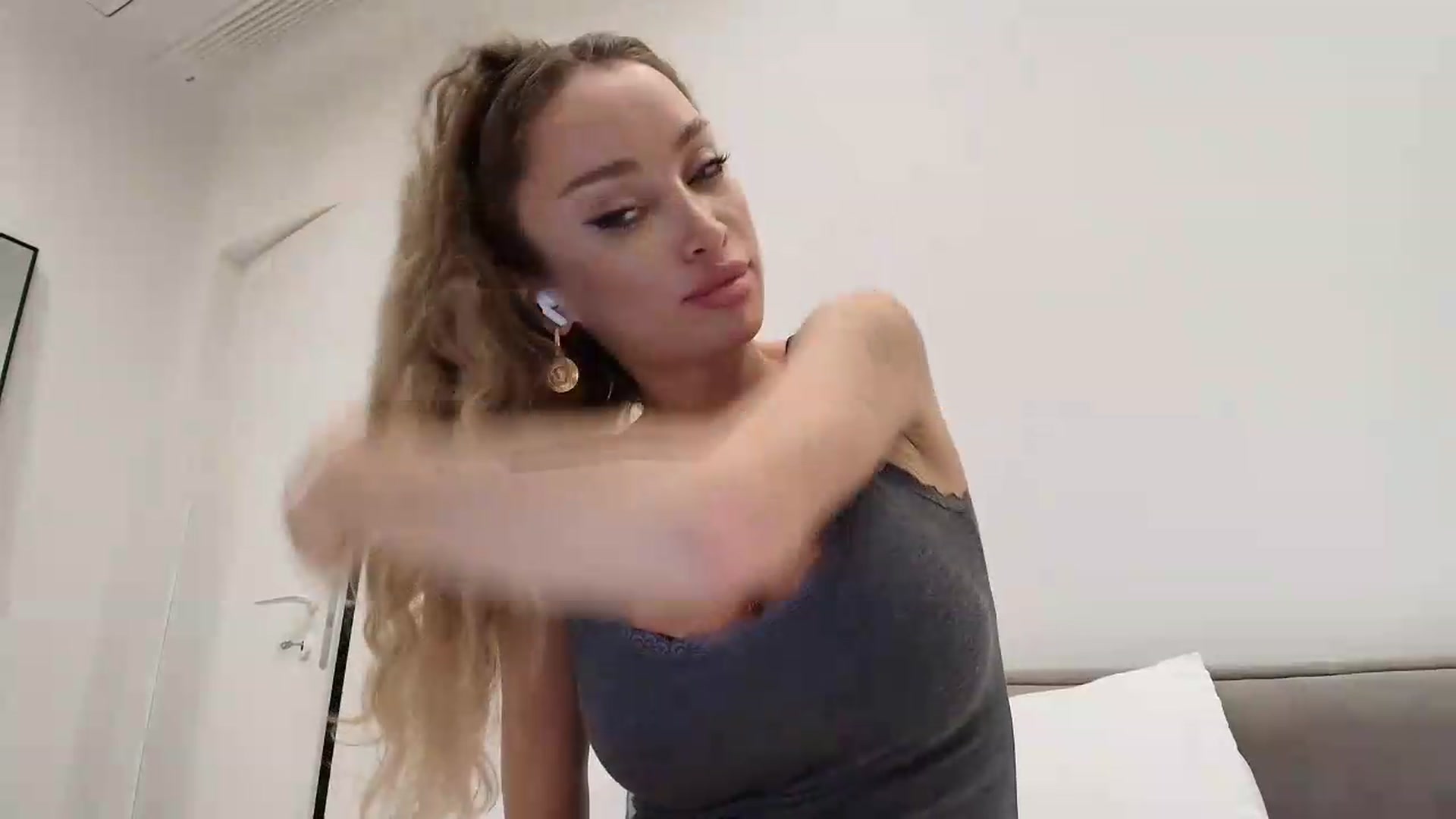 Gallery image thumbnail from Anayys's myfreecams stream on, 07/05/2026, 20:00 image 14 of 20
