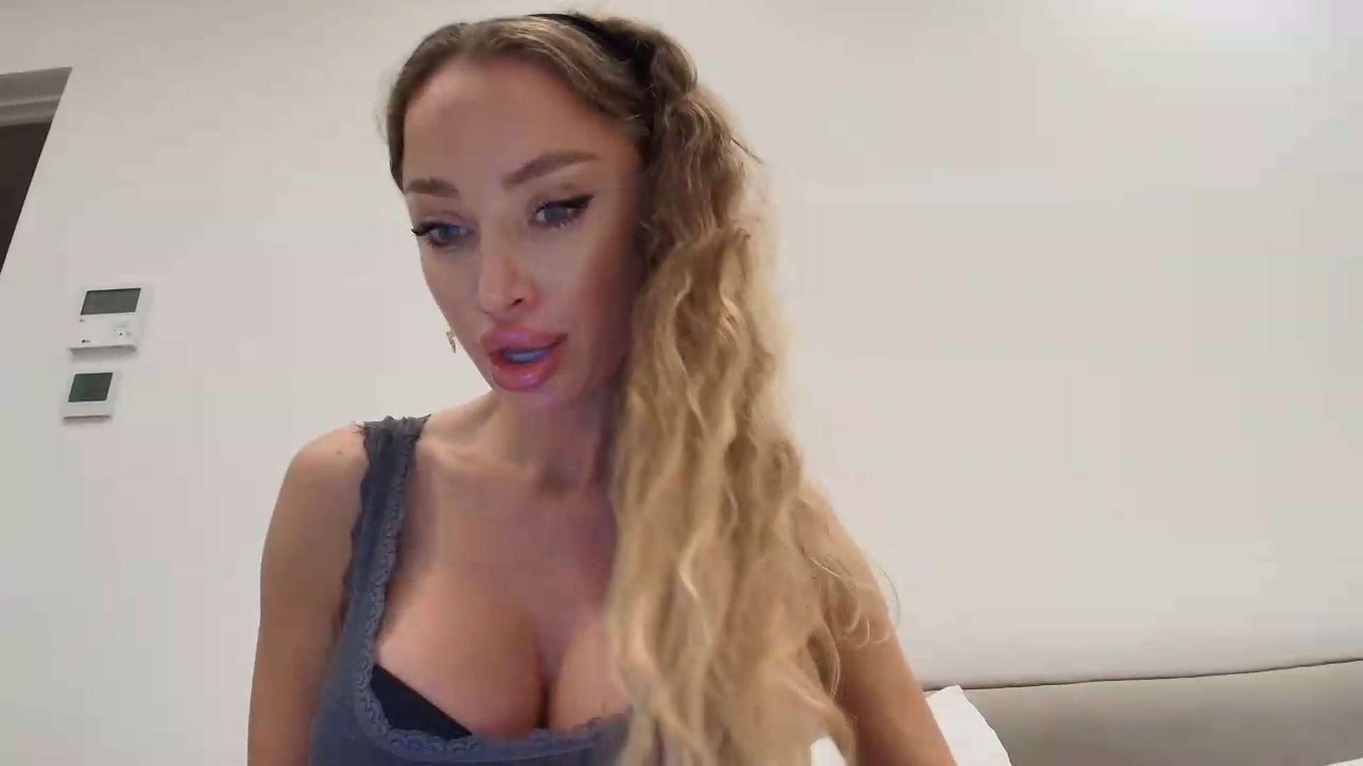 Gallery image thumbnail from Anayys's myfreecams stream on, 07/05/2026, 23:08 image 18 of 20