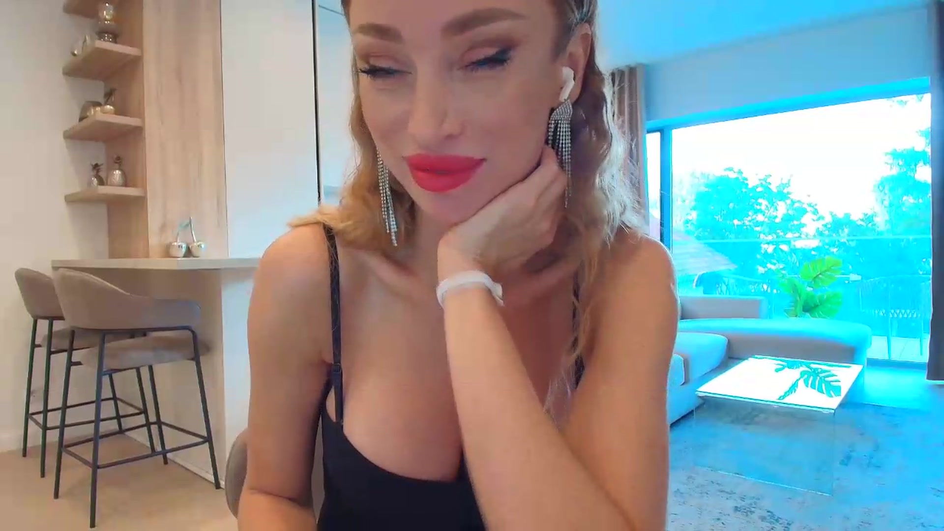 Gallery image thumbnail from Anayys's myfreecams stream on, 07/07/2026, 16:24 image 5 of 20