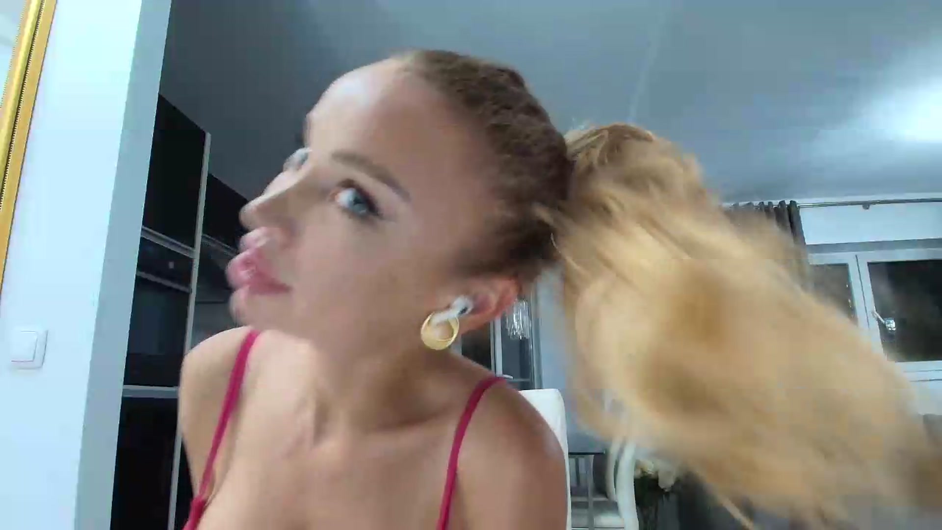 Gallery image thumbnail from Anayys's myfreecams stream on, 07/31/2026, 19:16 image 3 of 20