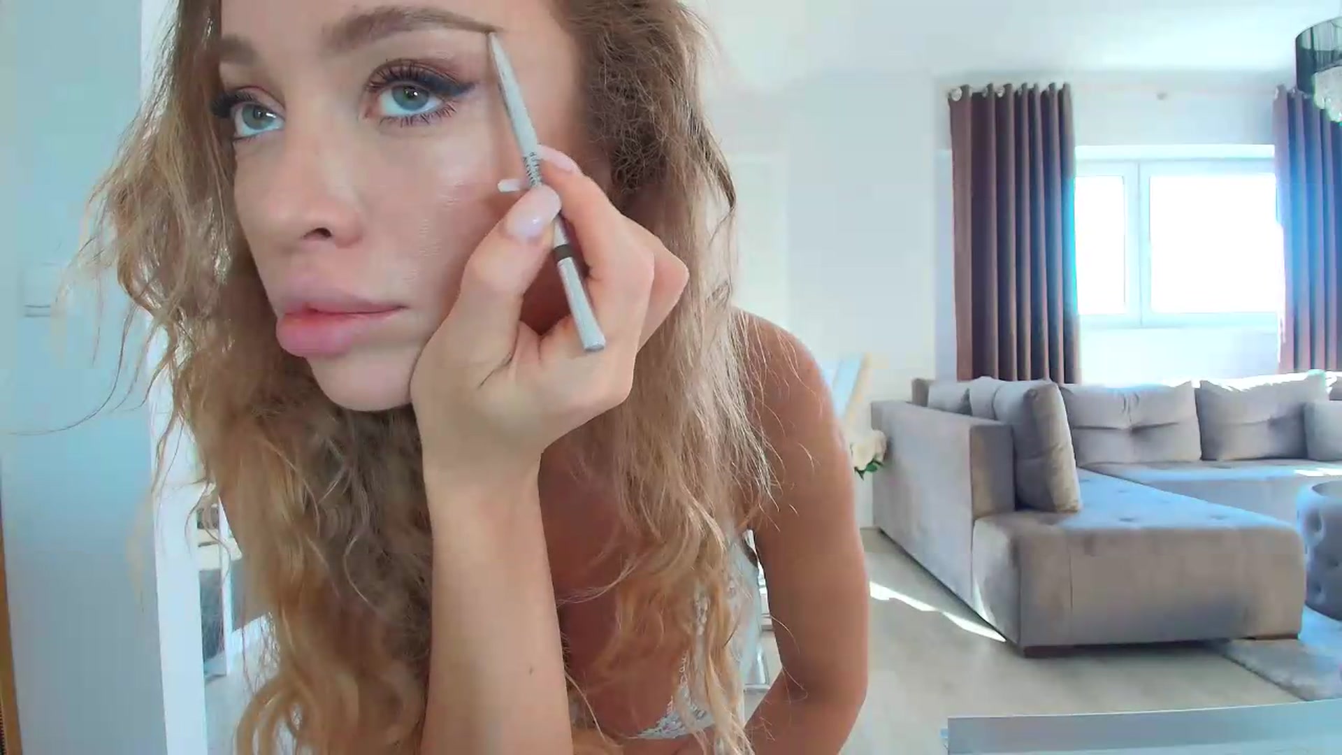 Gallery image thumbnail from Anayys's myfreecams stream on, 08/02/2026, 14:43 image 8 of 20