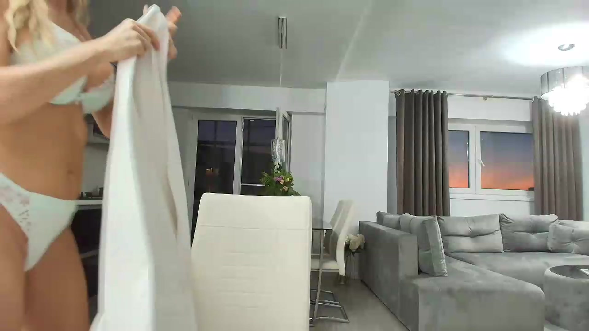 Gallery image thumbnail from Anayys's myfreecams stream on, 08/02/2026, 18:34 image 6 of 20