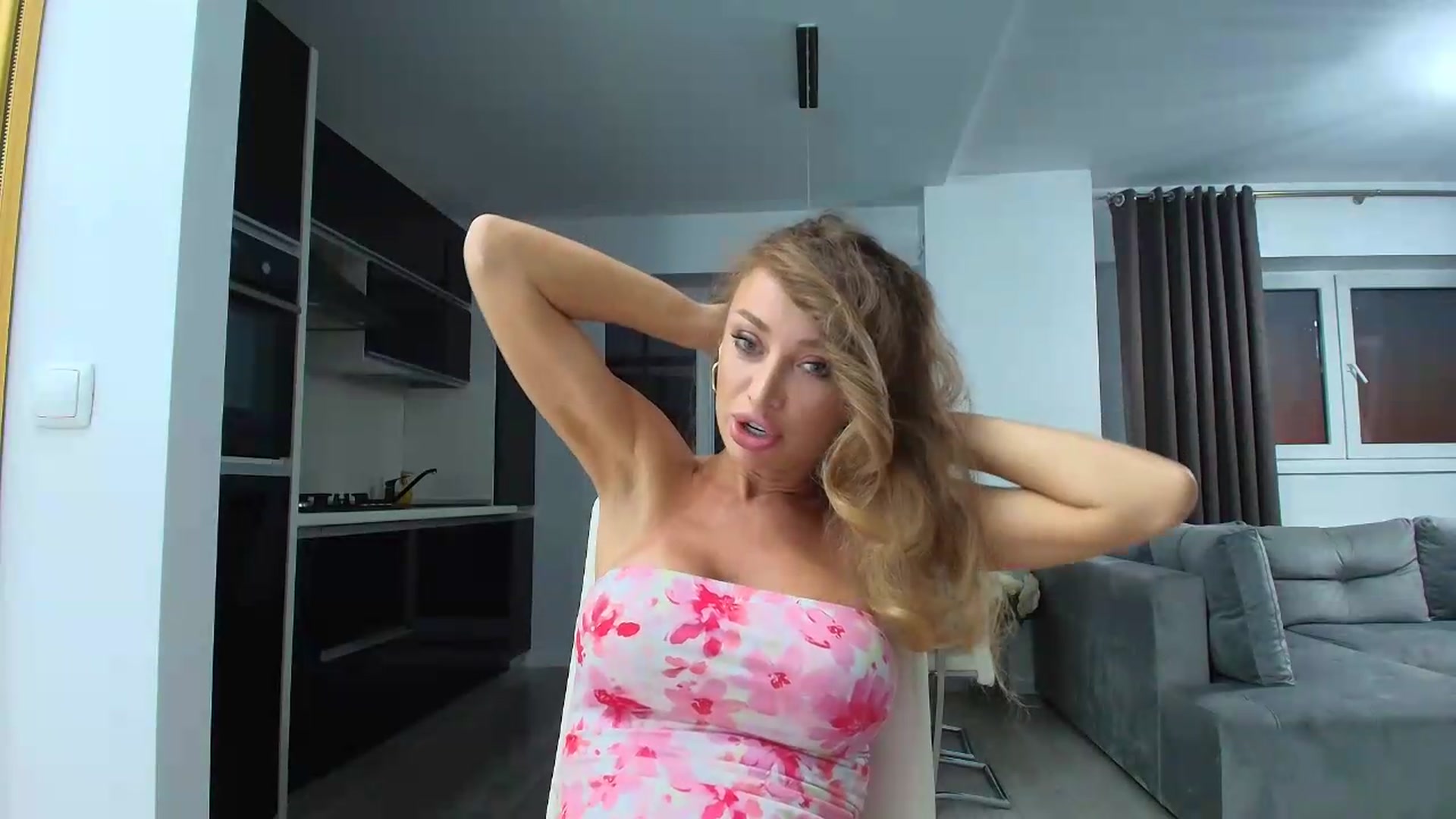 Gallery image thumbnail from Anayys's myfreecams stream on, 08/05/2026, 19:19 image 4 of 20