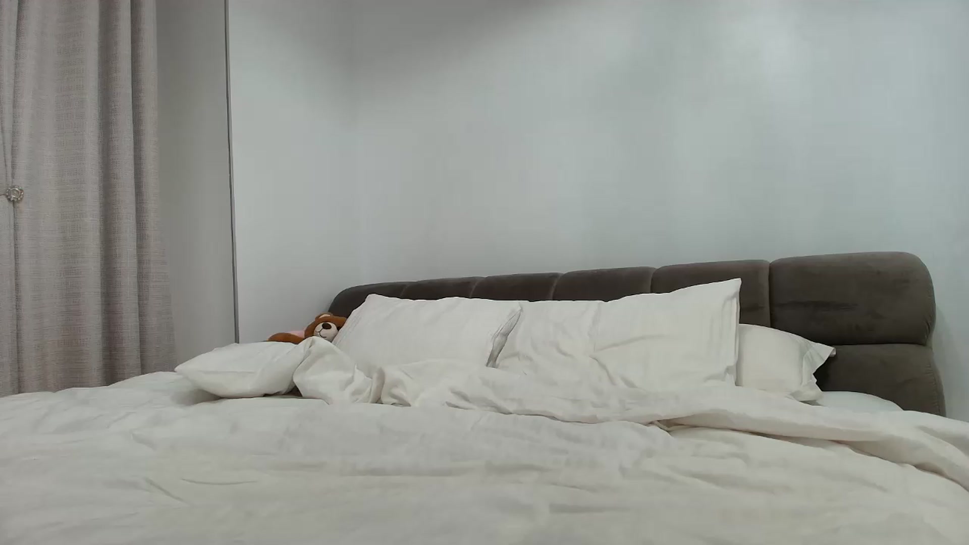 Gallery image thumbnail from Anayys's myfreecams stream on, 08/08/2026, 17:08 image 17 of 20