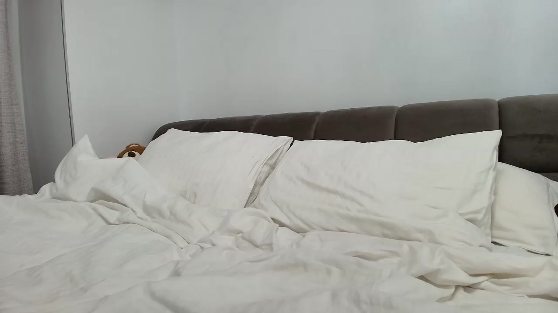 Gallery image thumbnail from Anayys's myfreecams stream on, 08/08/2026, 18:33 image 10 of 20