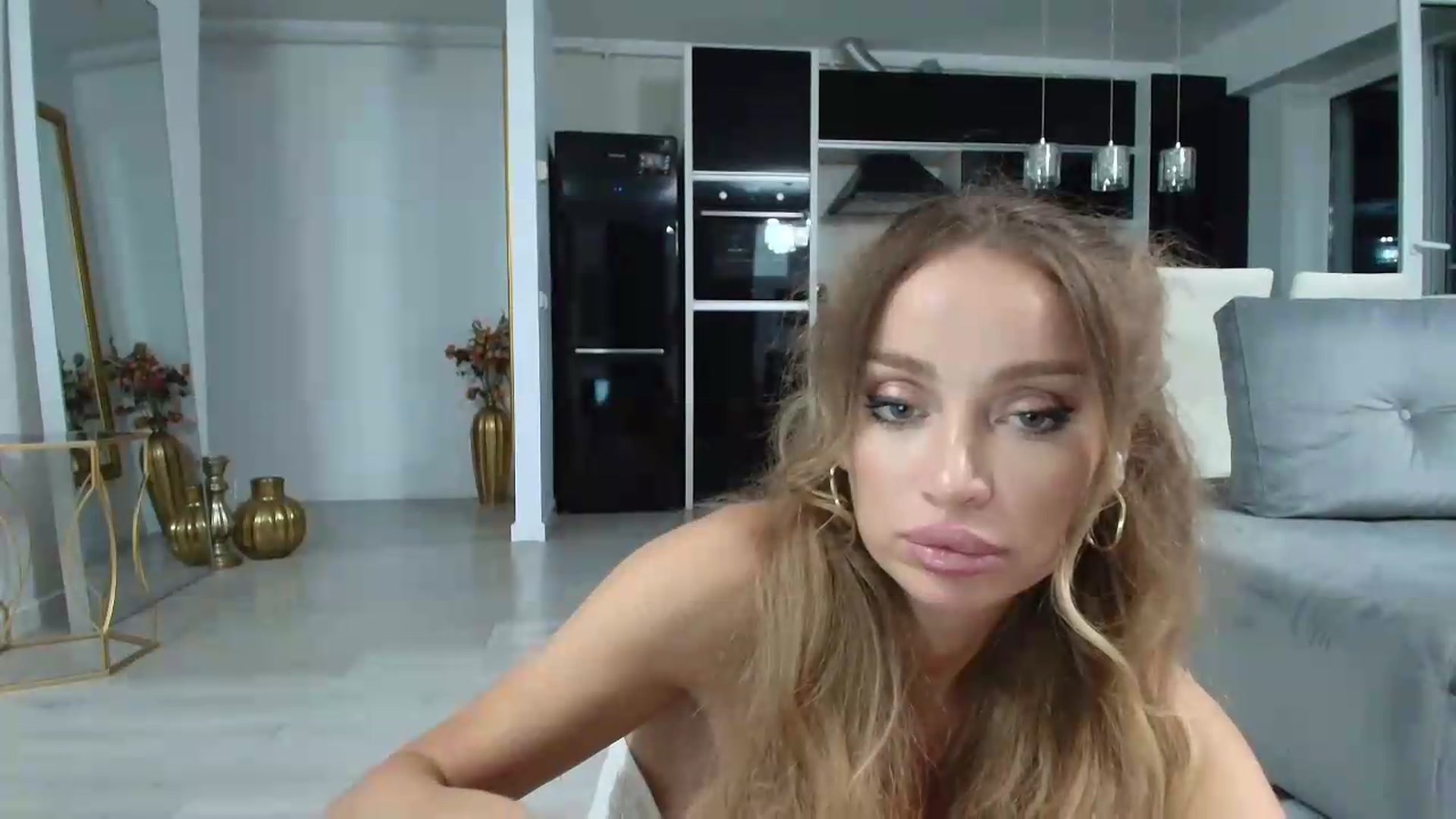 Gallery image thumbnail from Anayys's myfreecams stream on, 08/09/2026, 18:25 image 18 of 20
