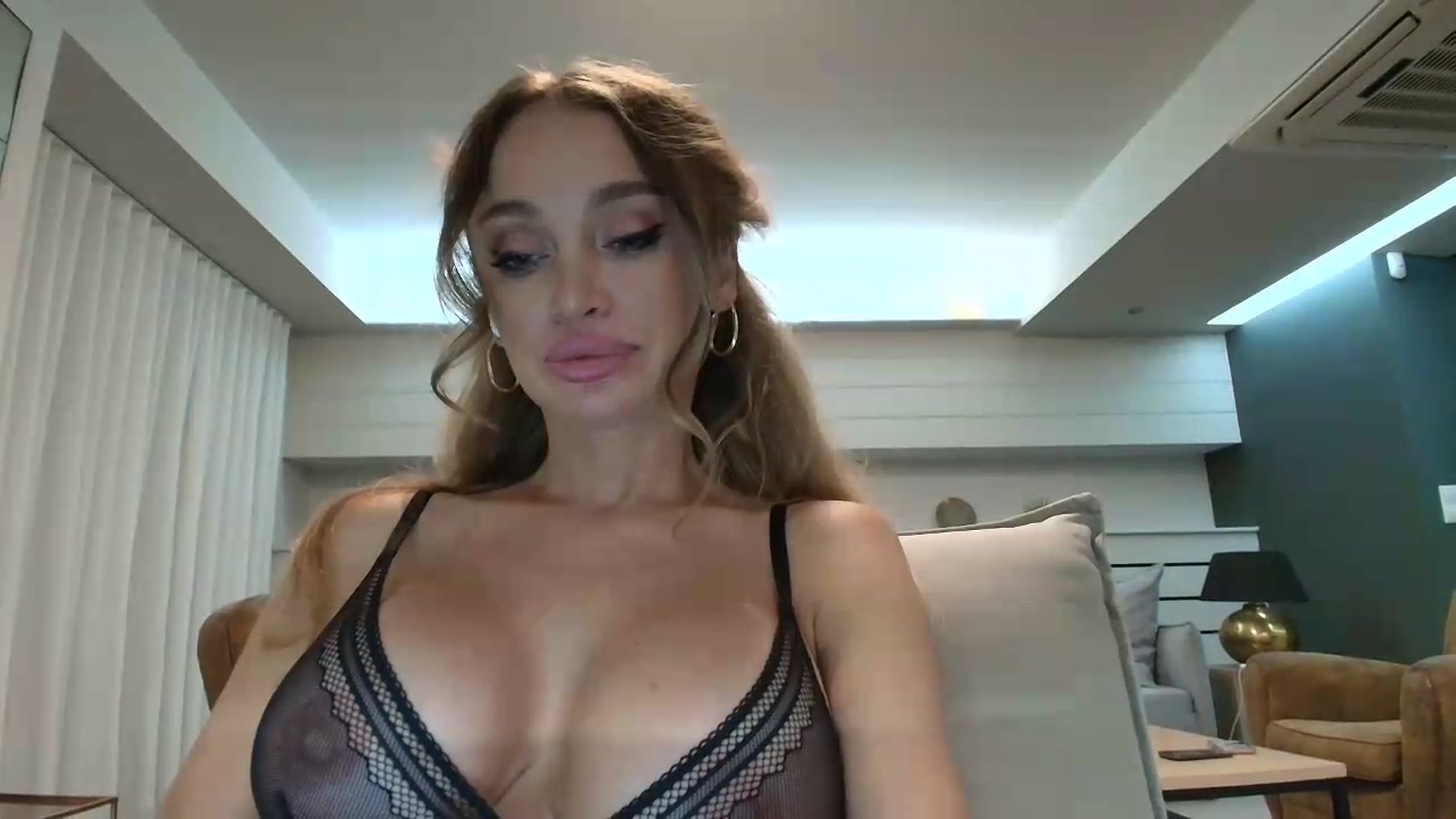 Gallery image thumbnail from Anayys's myfreecams stream on, 08/10/2026, 23:12 image 6 of 20