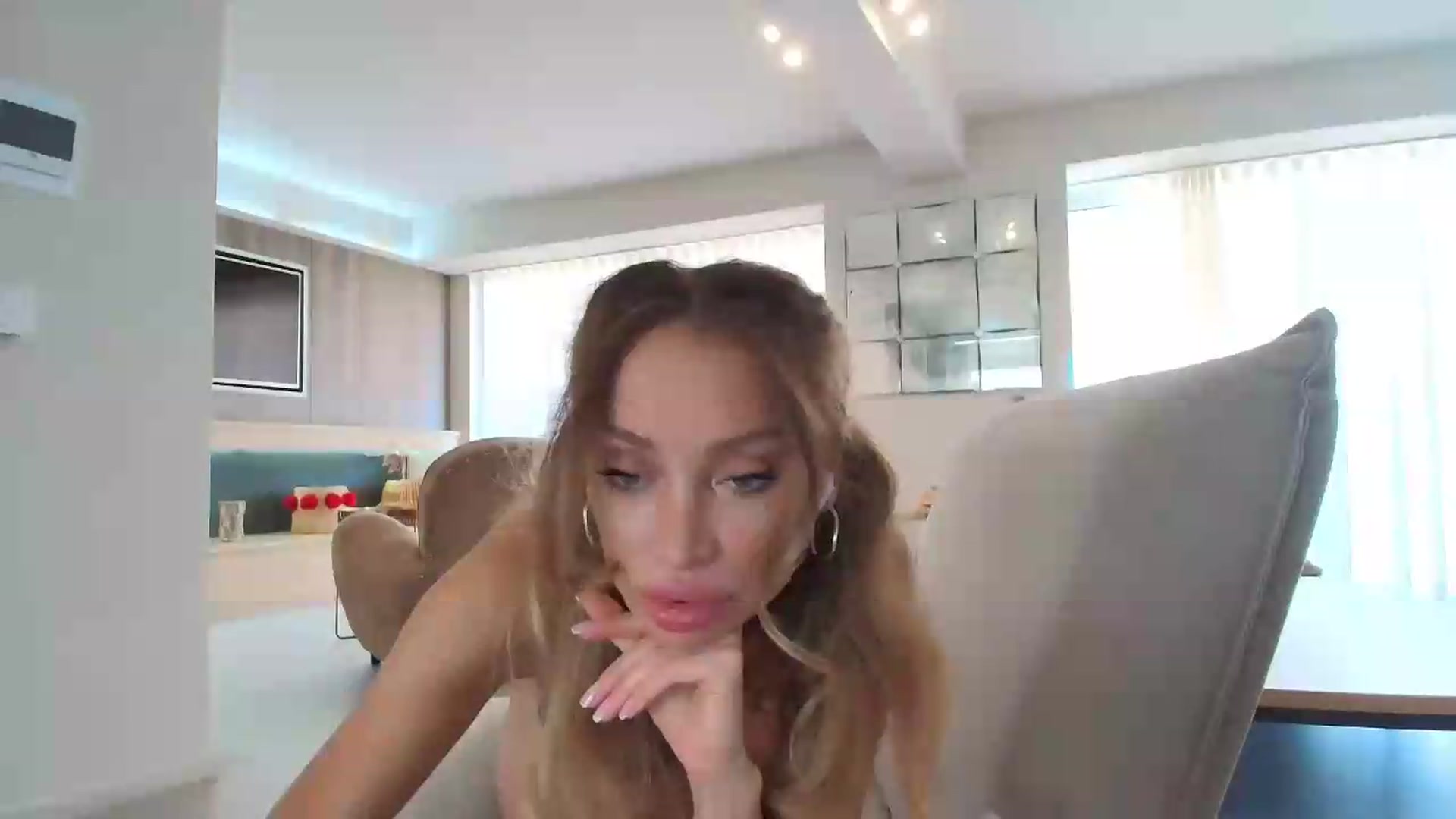 Gallery image thumbnail from Anayys's myfreecams stream on, 08/11/2026, 11:19 image 10 of 20