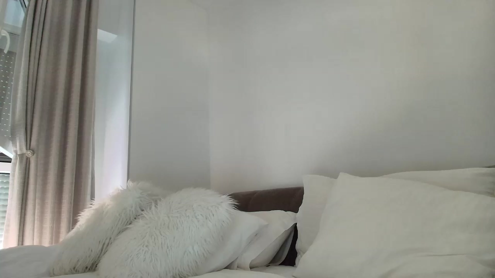 Gallery image thumbnail from Anayys's myfreecams stream on, 08/19/2026, 16:03 image 11 of 20