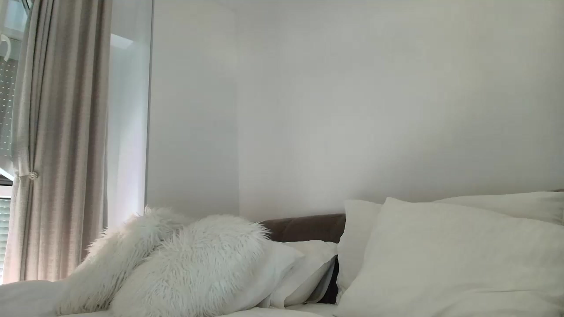 Gallery image thumbnail from Anayys's myfreecams stream on, 08/19/2026, 16:03 image 13 of 20