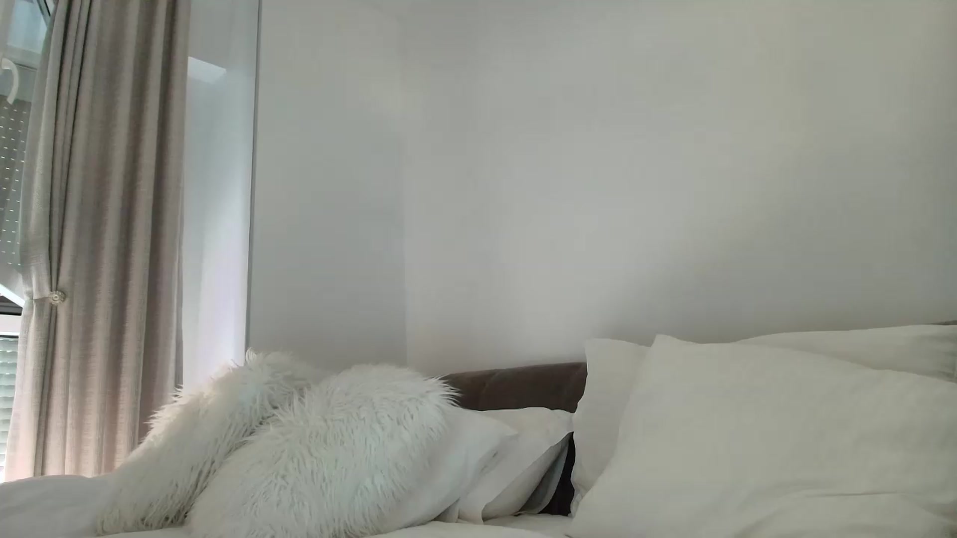 Gallery image thumbnail from Anayys's myfreecams stream on, 08/19/2026, 16:03 image 12 of 20