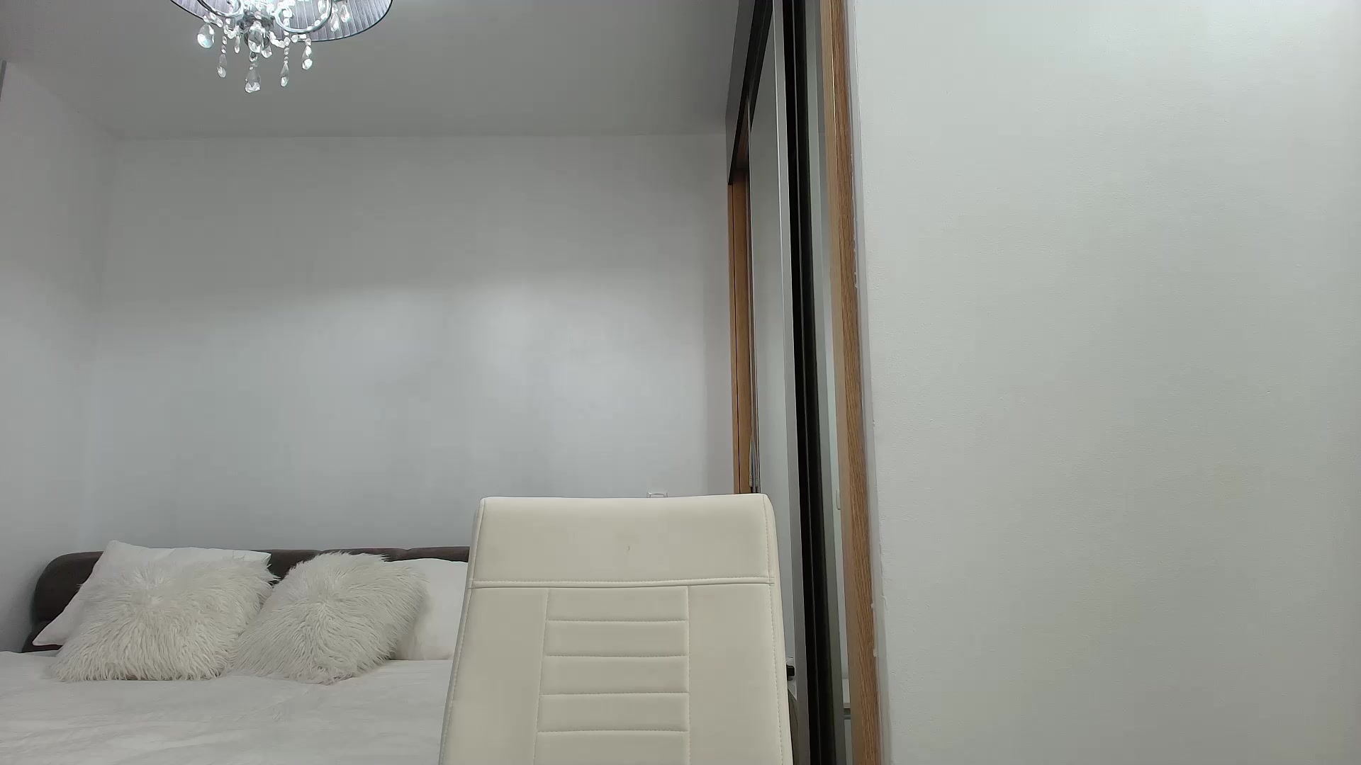 Gallery image thumbnail from Anayys's myfreecams stream on, 08/19/2026, 19:39 image 15 of 20